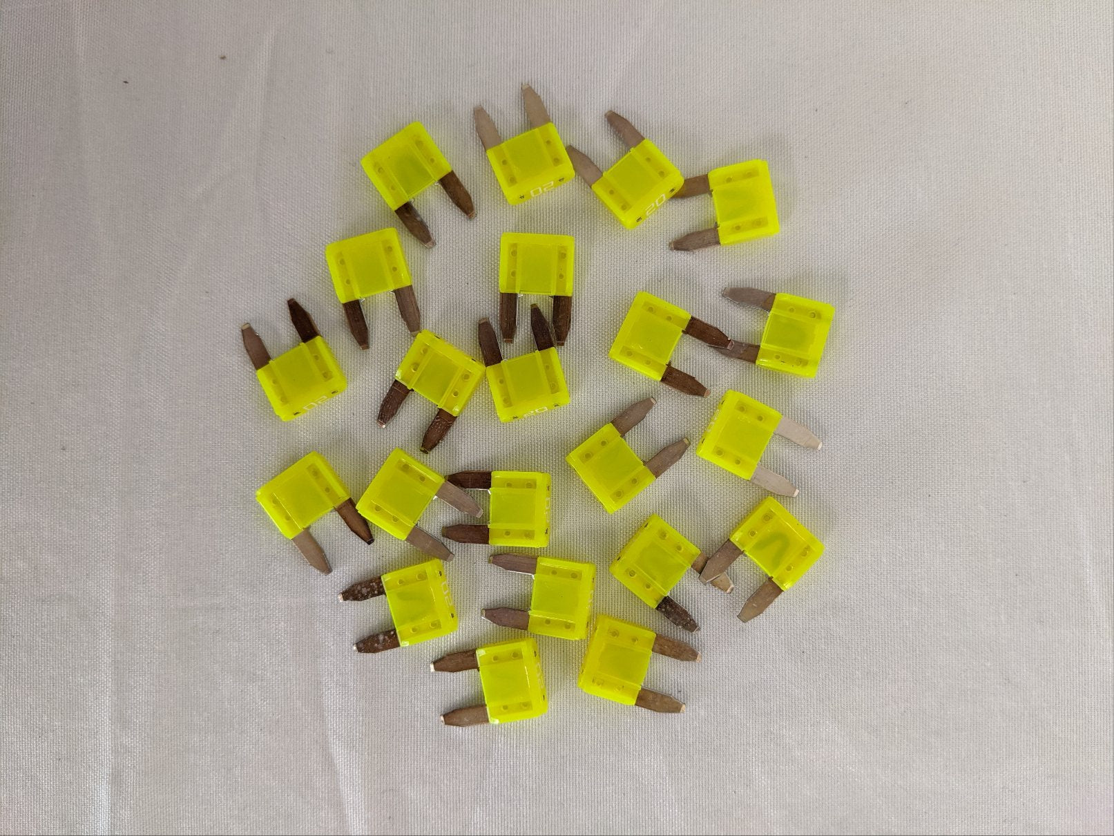 *Lot Of 22* 20 AMP Mini Electrical Cartridge Fuse - P/N  23-12537-020 (8847279456572)