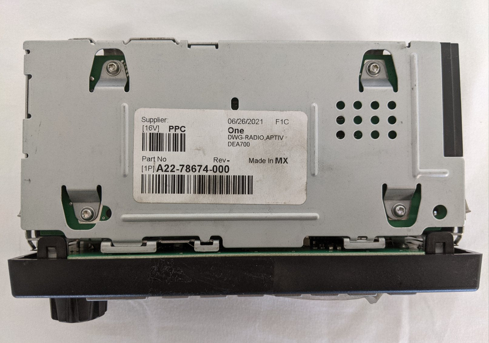 Aptiv AM / FM / WB, DEA700 Radio - P/N: A22-78674-000 (8847235711292)