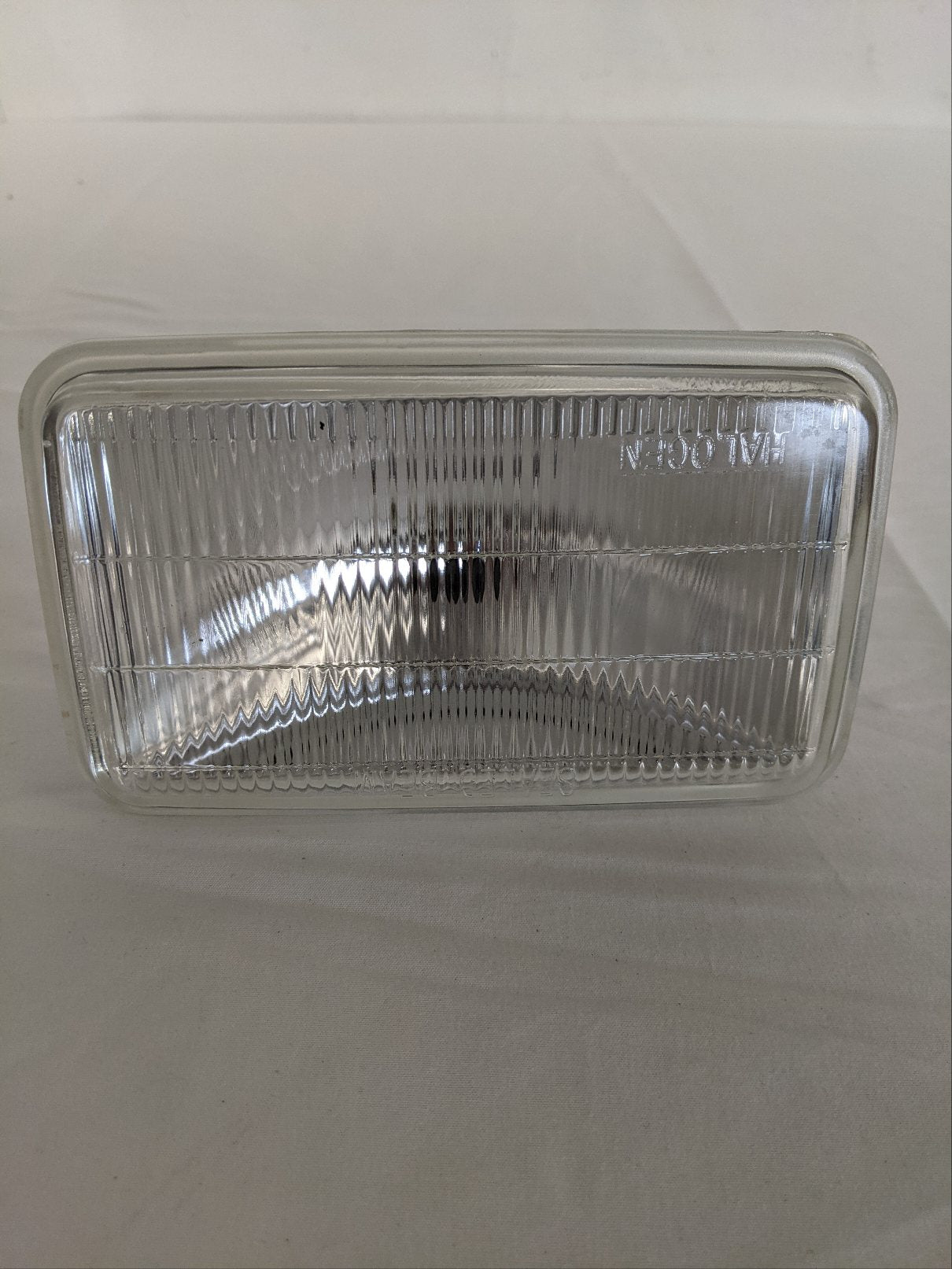 Freightliner Halogen Sealed Beam Fog Lamp Assembly - P/N: GRO 40024307 (8869145444668)