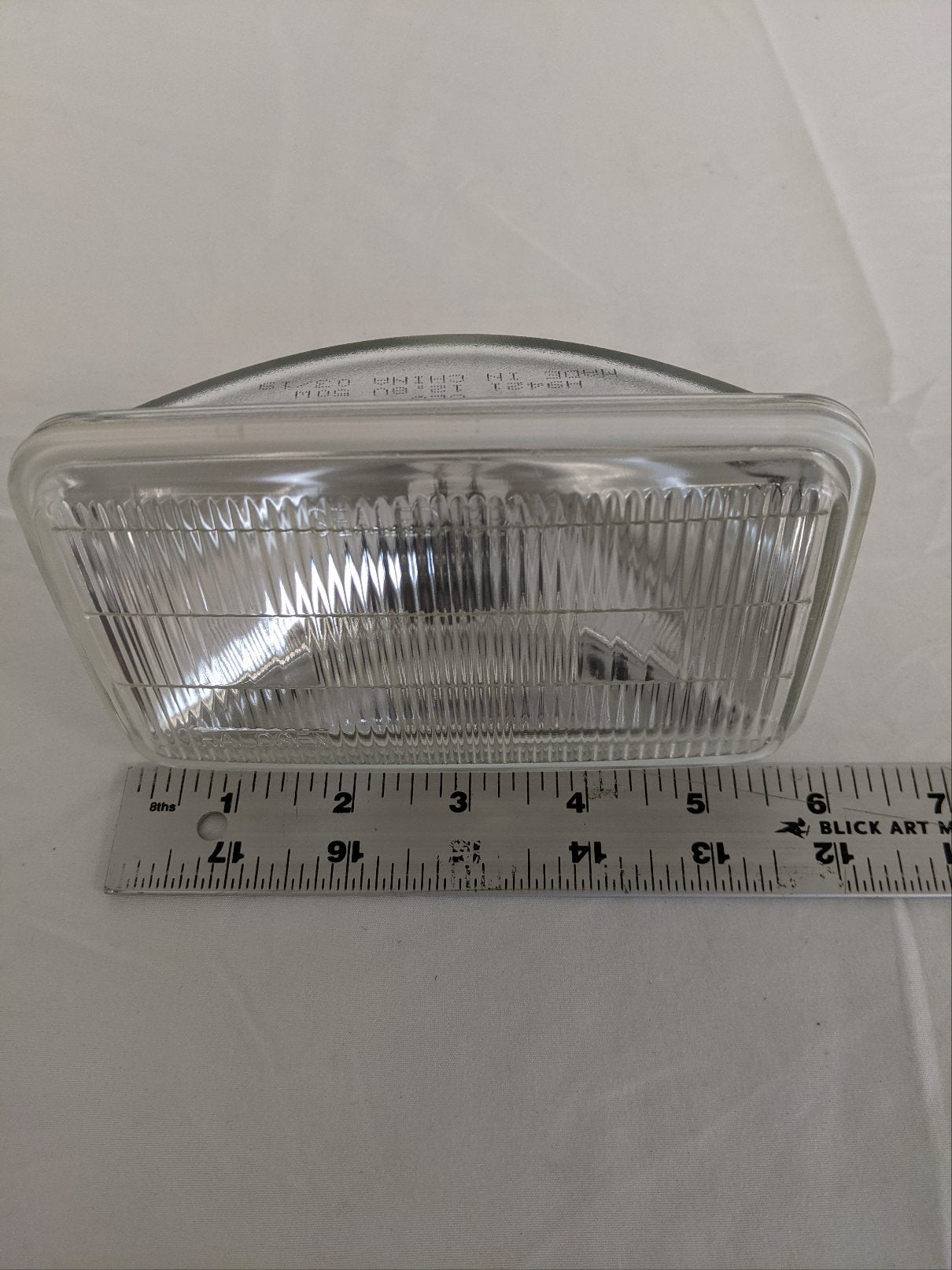 Freightliner Halogen Sealed Beam Fog Lamp Assembly - P/N: GRO 40024307 (8869145444668)