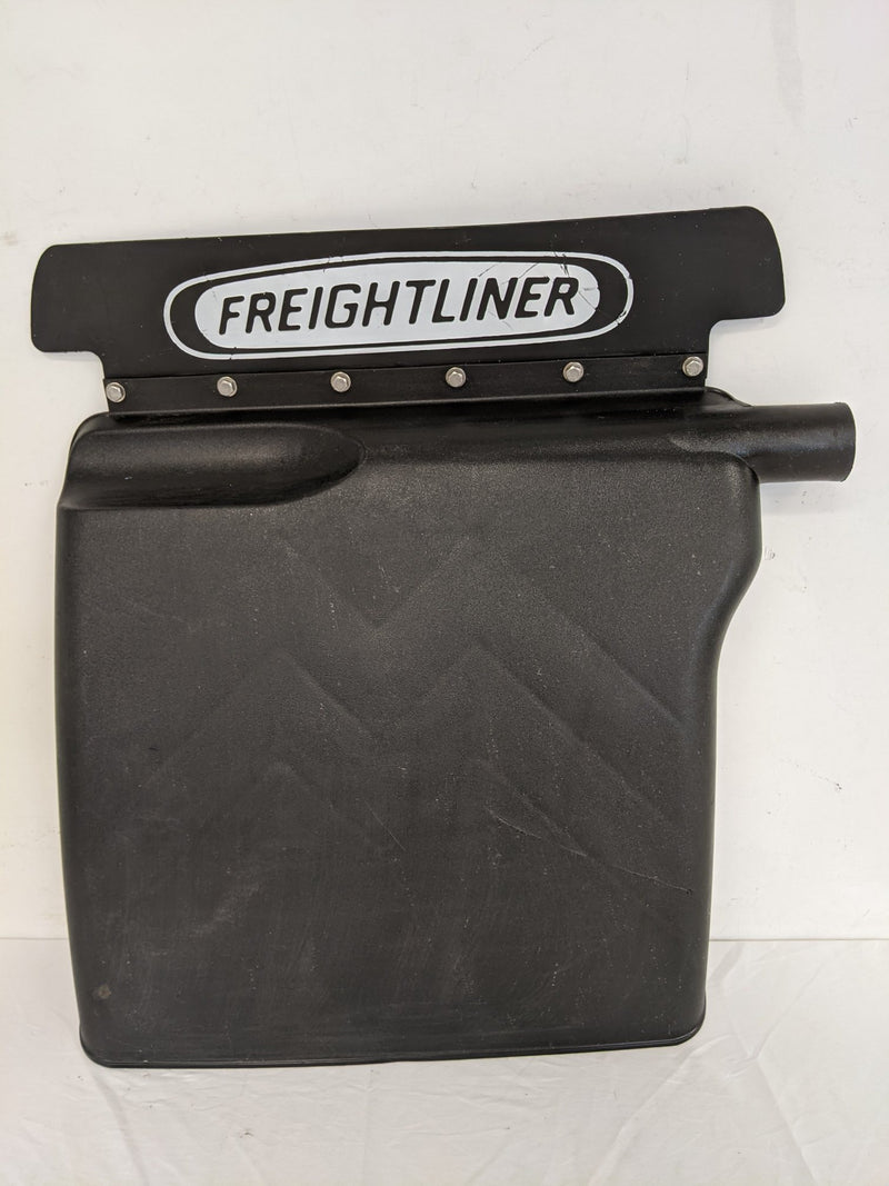 Used Freightliner P3 RH Rear Poly Quarter Fender (w/o Clamp) - P/N A22-58858-003 (8113248600380)