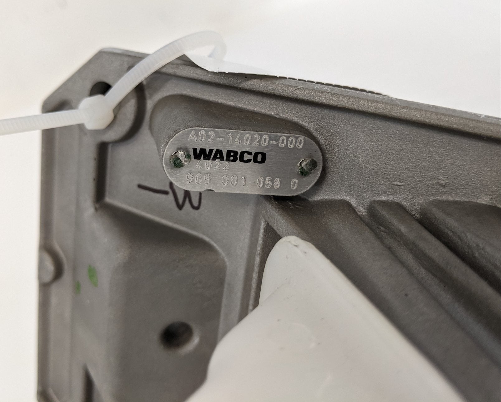 Wabco Hydraulic Clutch Pedal - P/N  A02-14020-000 / 965 001 058 0 (8938283467068)