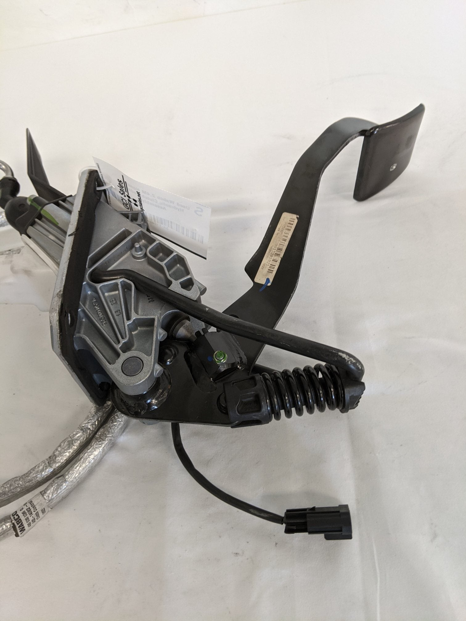 Used Wabco 2.4M Nonsync Hydraulic Clutch Pedal Assembly - P/N  A02-14082-002 (8947150979388)