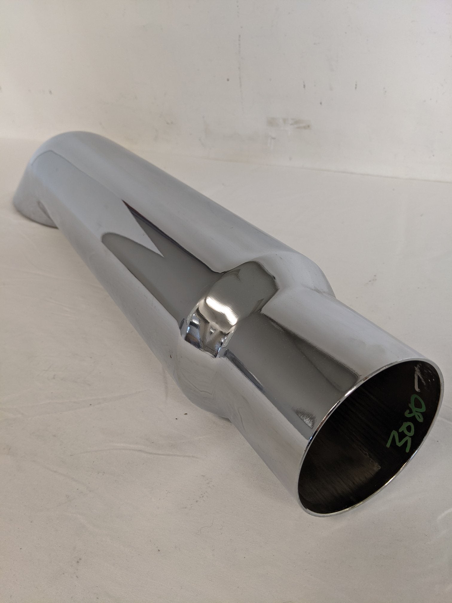 Damaged 32" 30° Curved 4" to 5" Polished Exhaust Pipe - P/N  04-31813-032 (9091708748092)