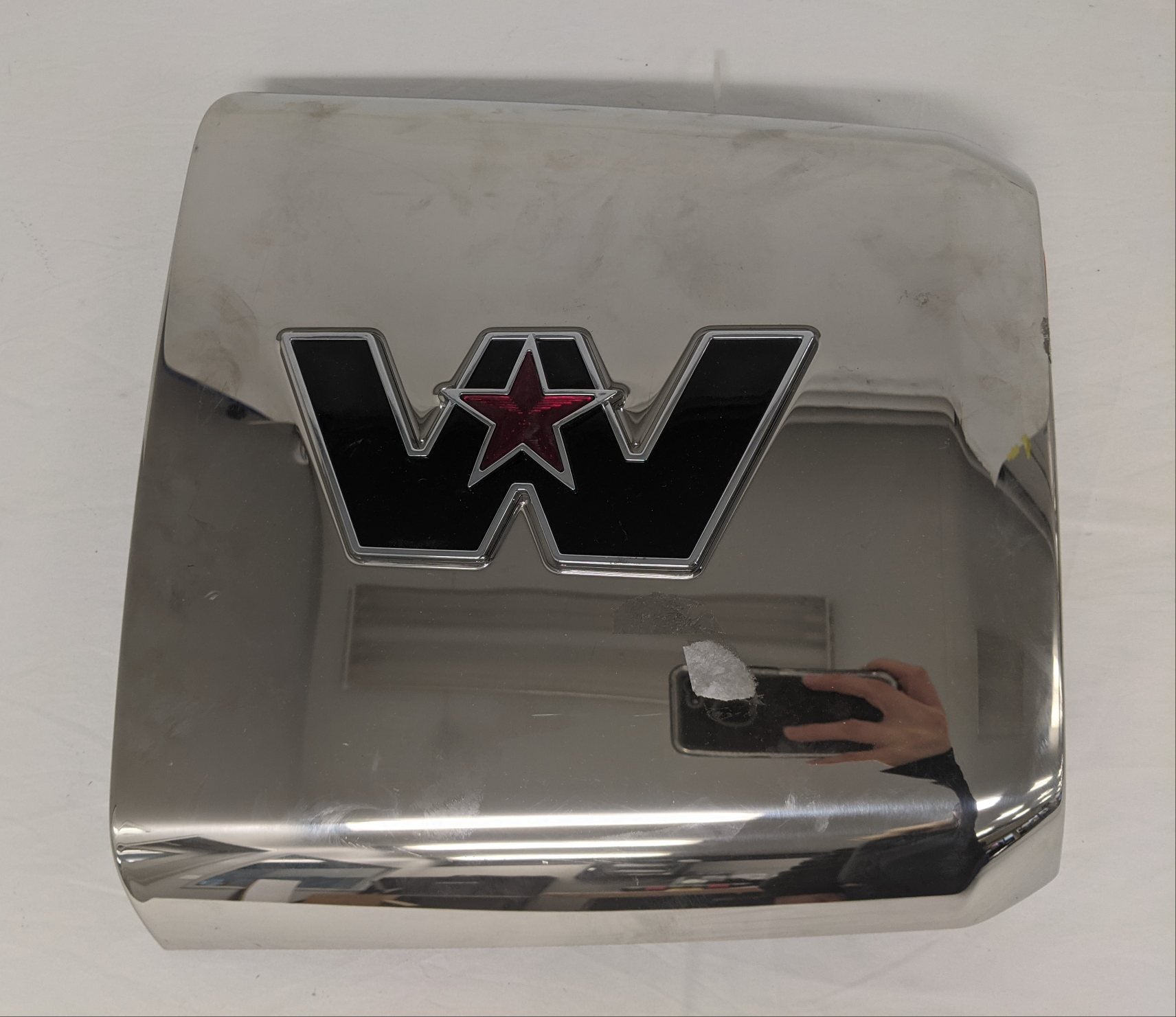 Used WST 57X / 49X / 47X RH Hood MTD Intake Cover w/ Light - P/N 17-21821-001 (9028962222396)