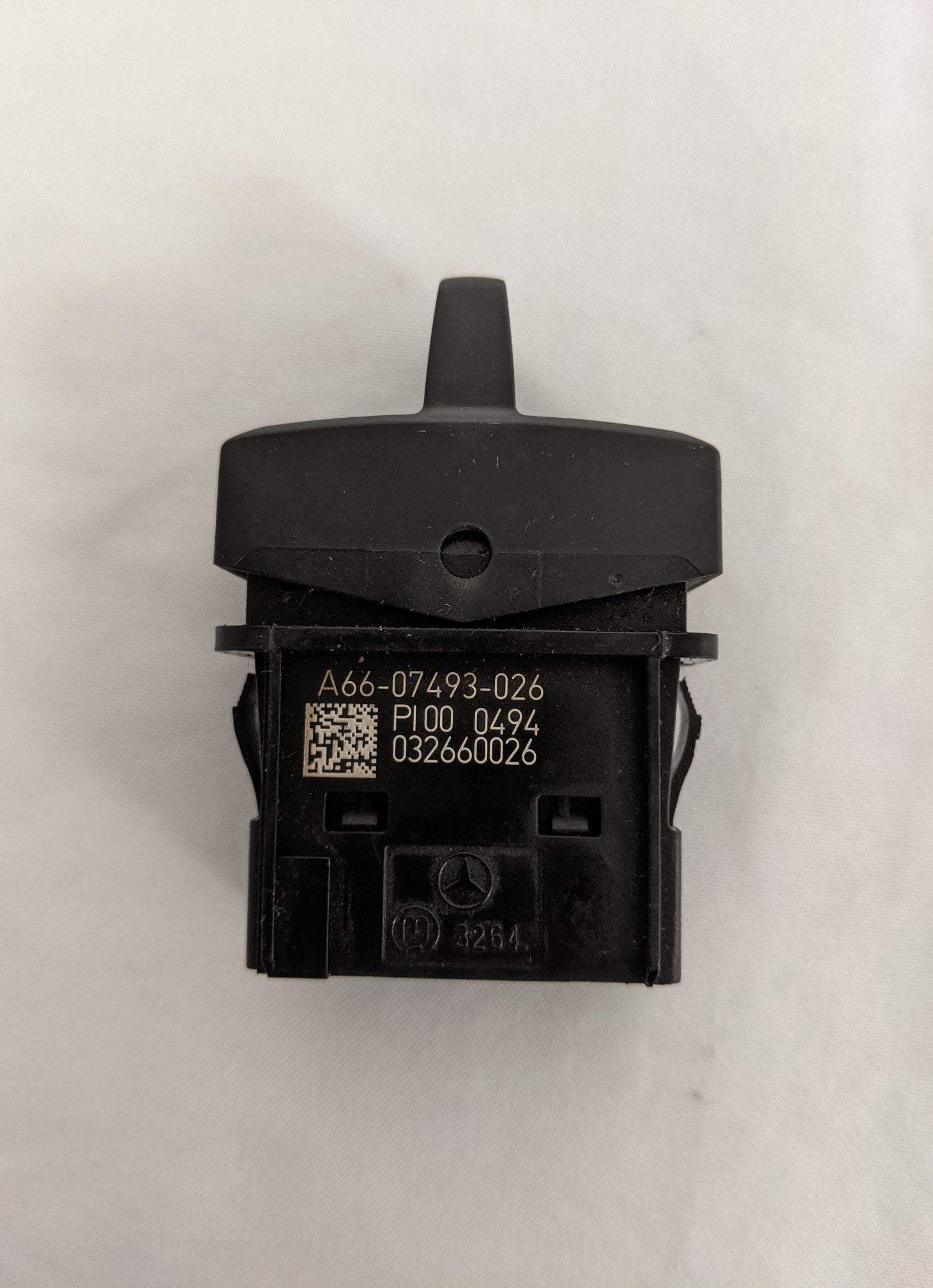 Freightliner MOM-03 Blank Multiplex MSF Rocker Switch - P/N A66-07493-026 (9035119886652)