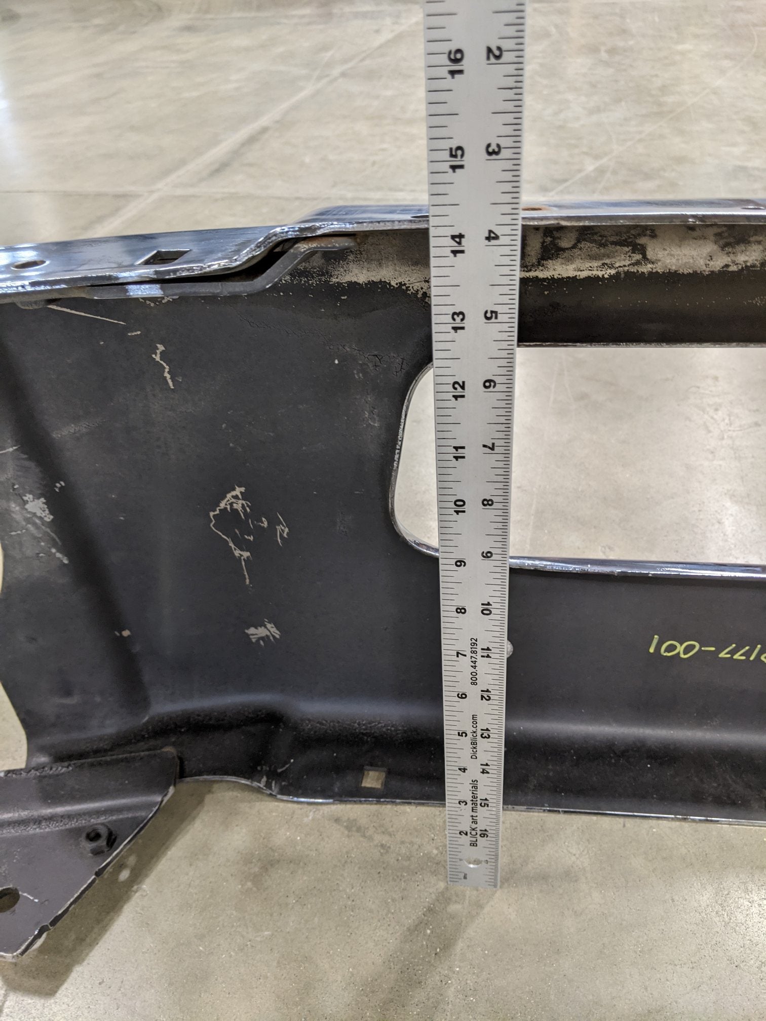 *Scratched* Freightliner M2 w/o License Chrome Center Bumper - P/N A21-28177-001 (9073698210108)