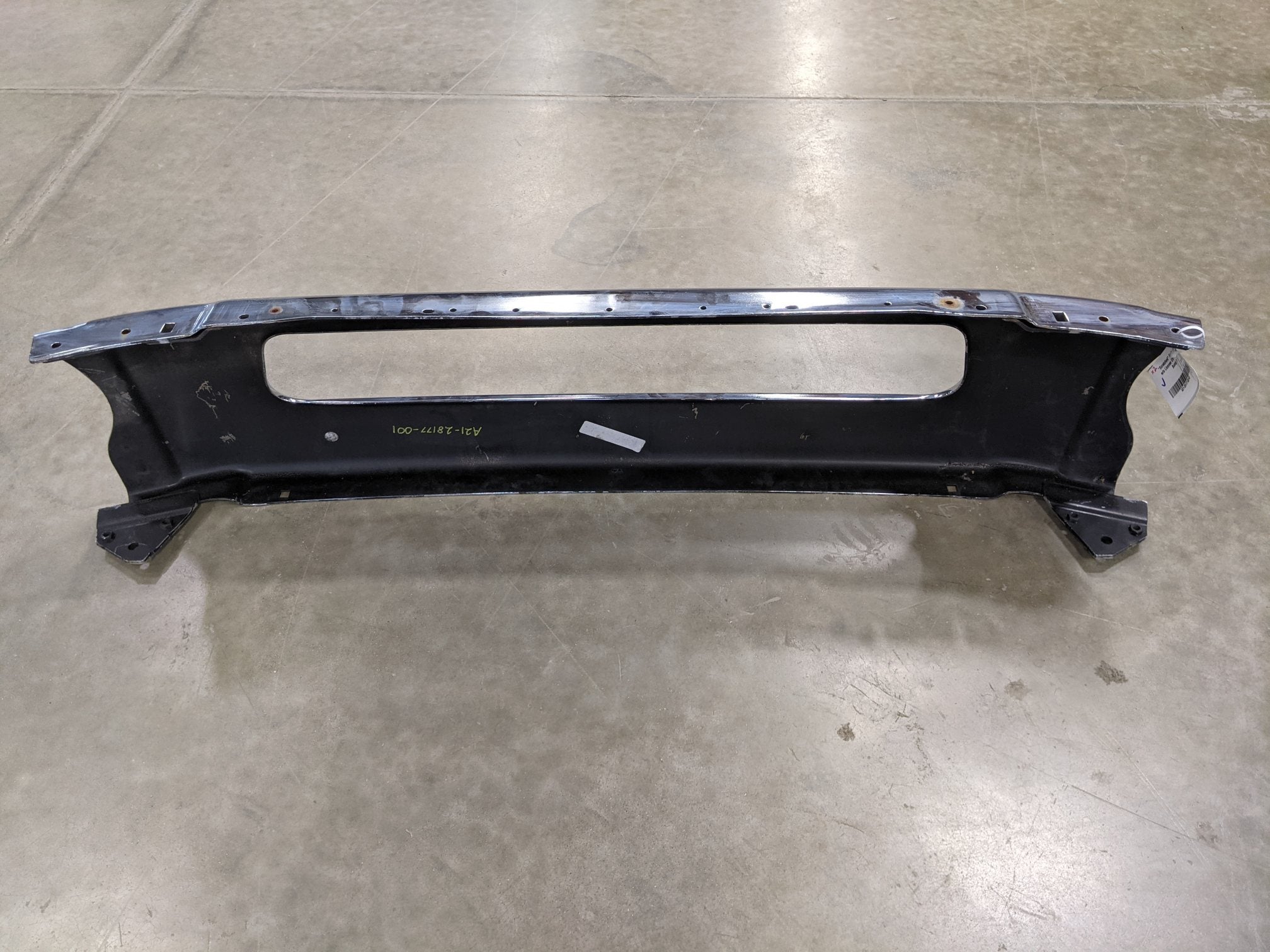 *Scratched* Freightliner M2 w/o License Chrome Center Bumper - P/N A21-28177-001 (9073698210108)