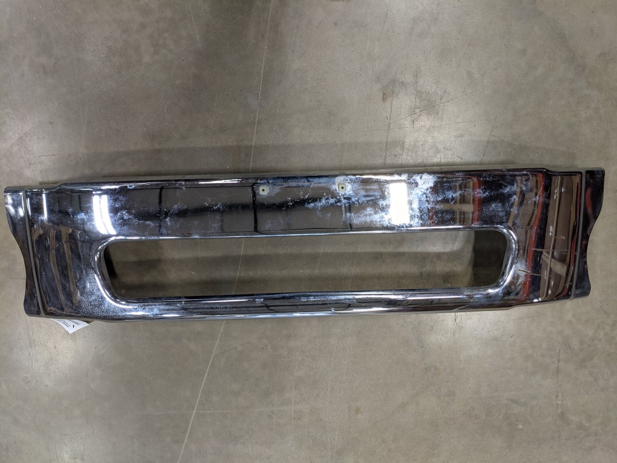 *Scratched* Freightliner M2 w/ License Chrome Center Bumper - P/N  A21-28184-003 (9059176710460)