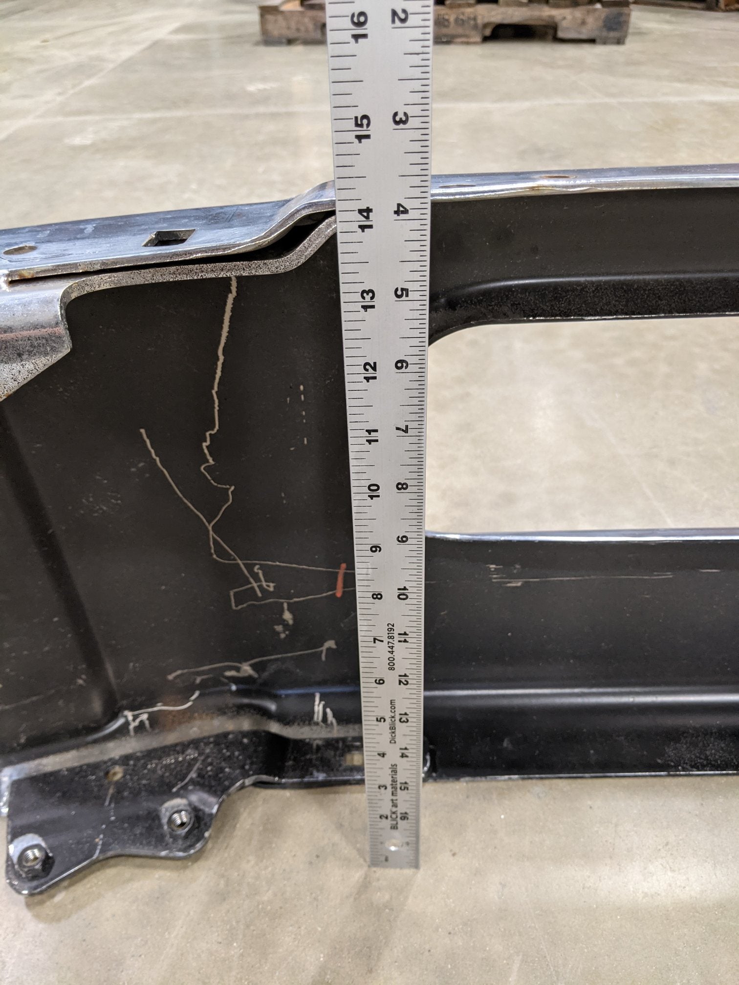 *Scratched* Freightliner M2 w/ License Chrome Center Bumper - P/N  A21-28184-003 (9059176710460)