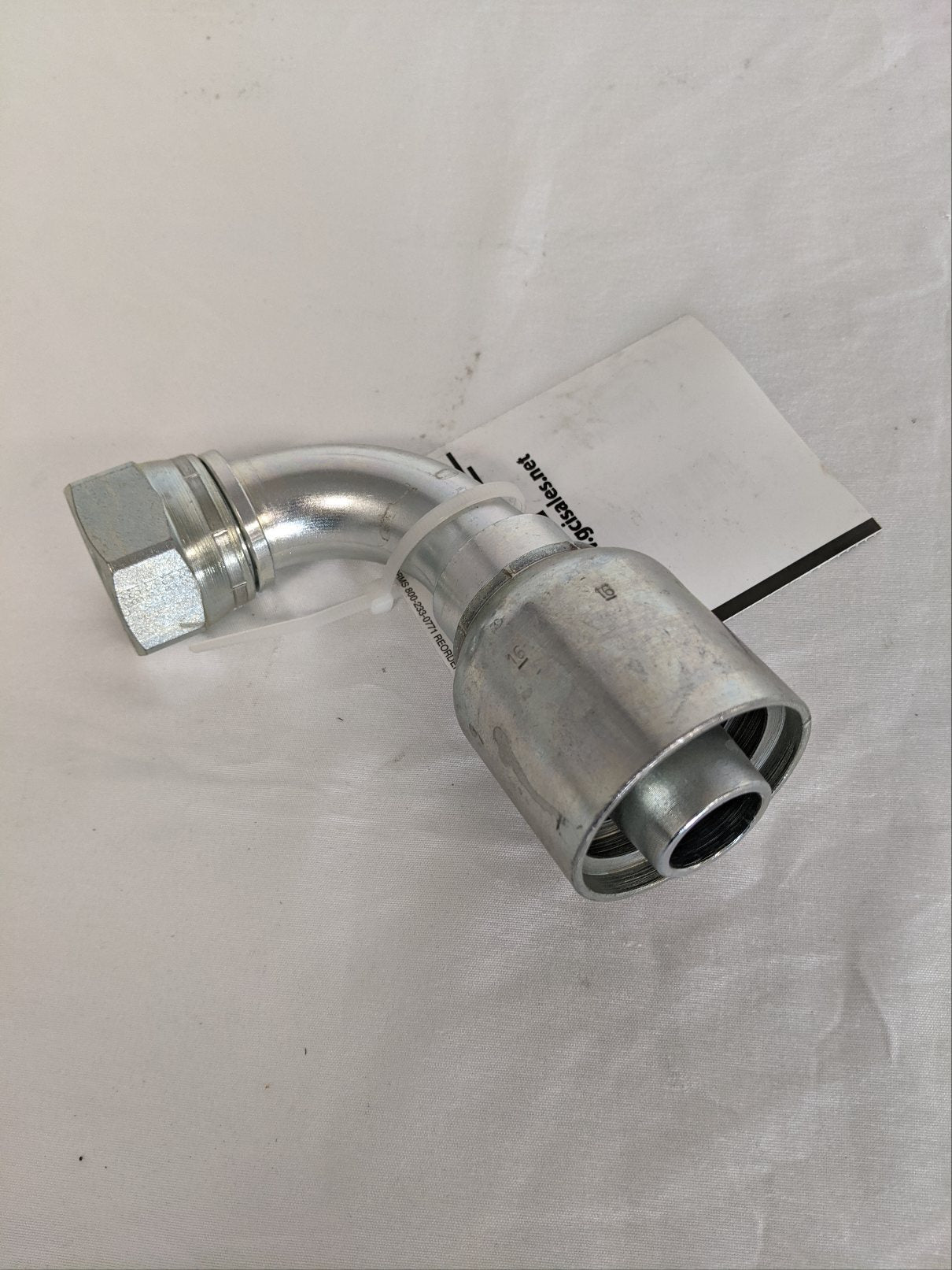 Parker 90° Elbow Short Drop Hydraulic Hose Fitting - P/N  13971-16-16 (9061904777532)