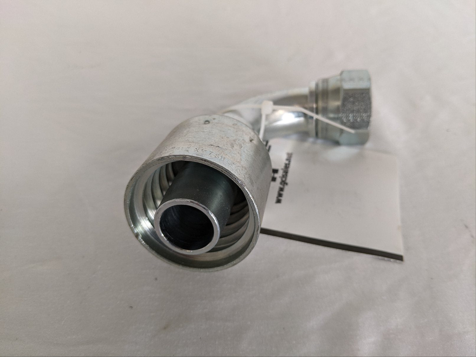 Parker 90° Elbow Short Drop Hydraulic Hose Fitting - P/N  13971-16-16 (9061904777532)