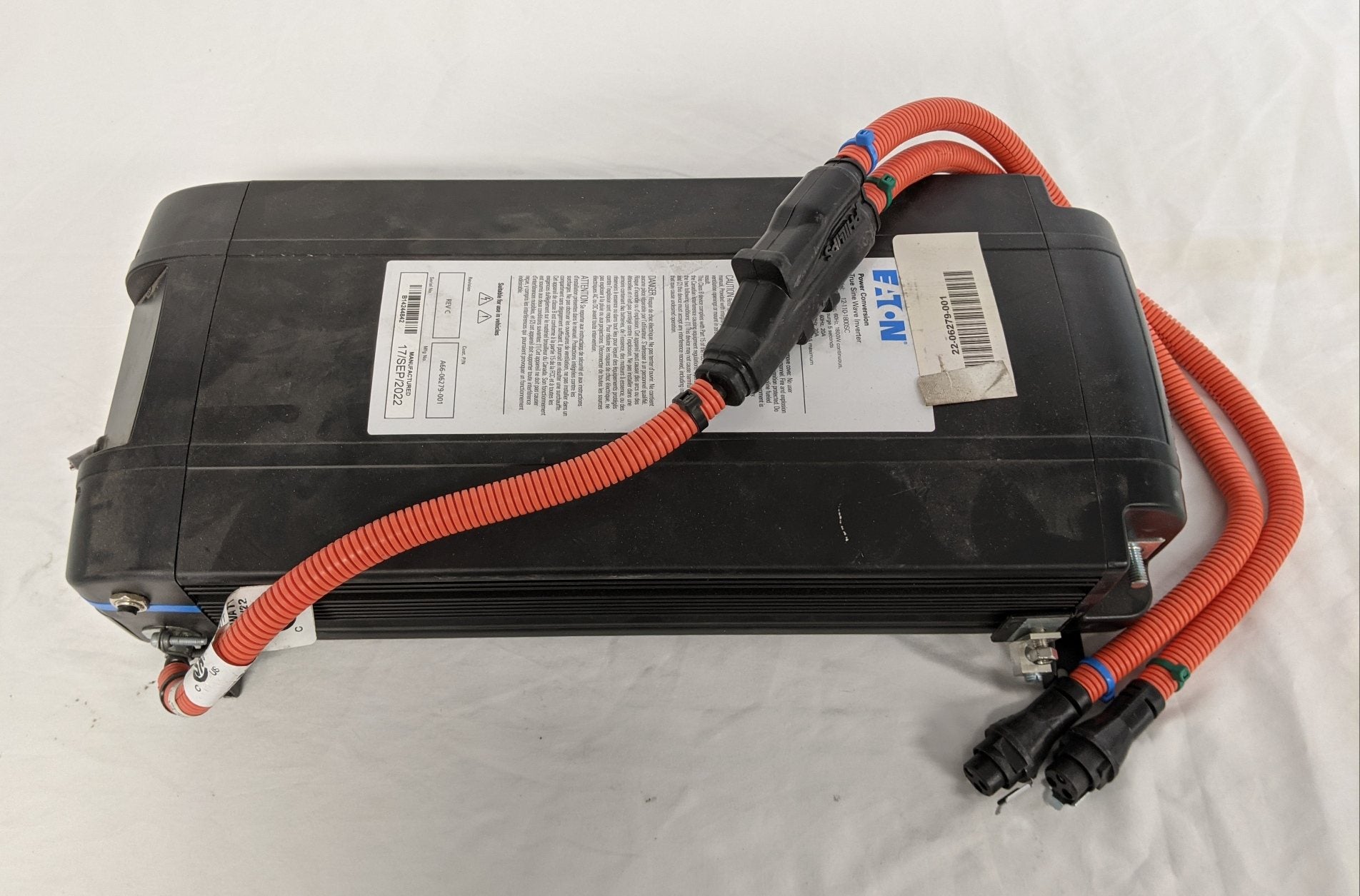 Used Eaton 12.1 V 1800W No Charge Inverter - P/N  A66-06279-001 (8077689422140)