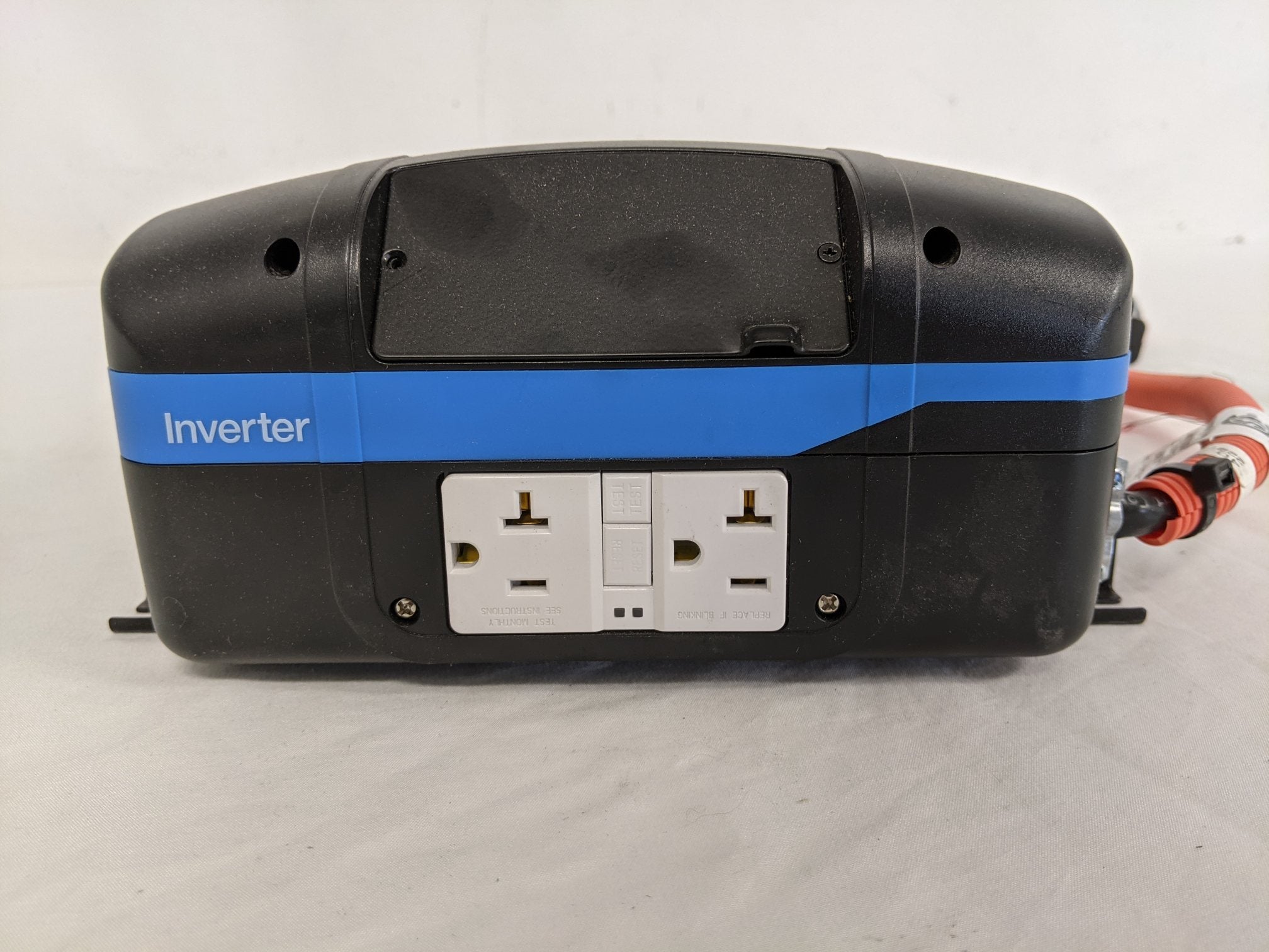 Used Eaton 11.8 V 1800W No Charge Inverter - P/N A66-06279-003 (8003060728124)