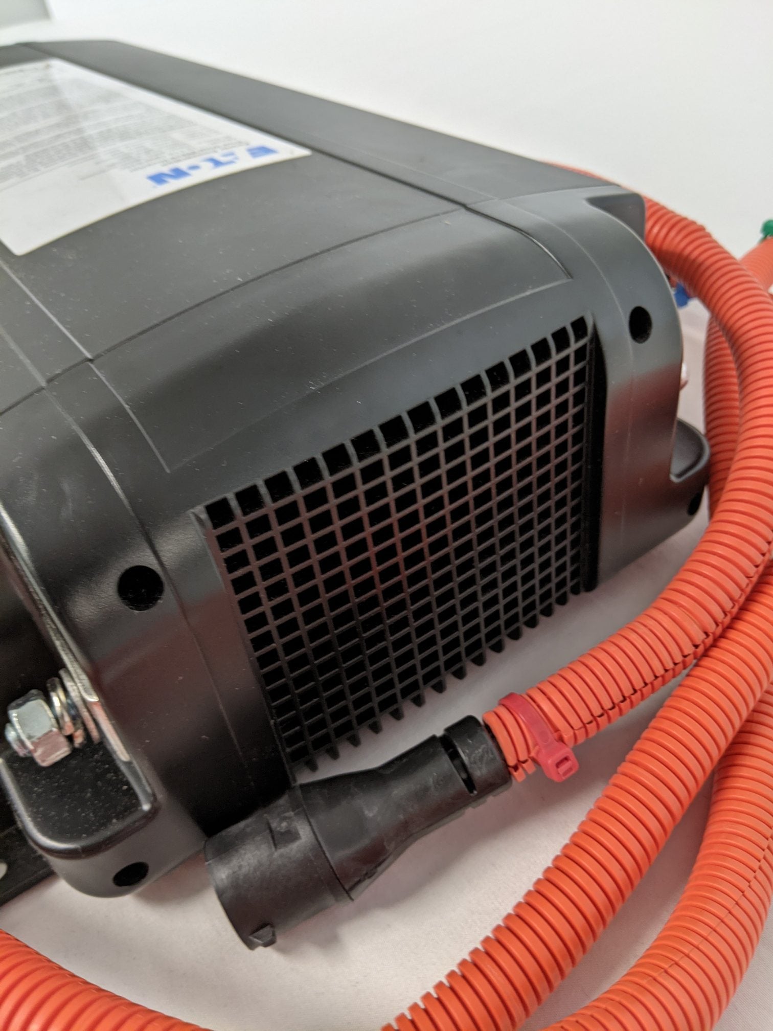 Used Eaton 1800W True Sine Wave Inverter - A66-06279-000 (9082527875388)