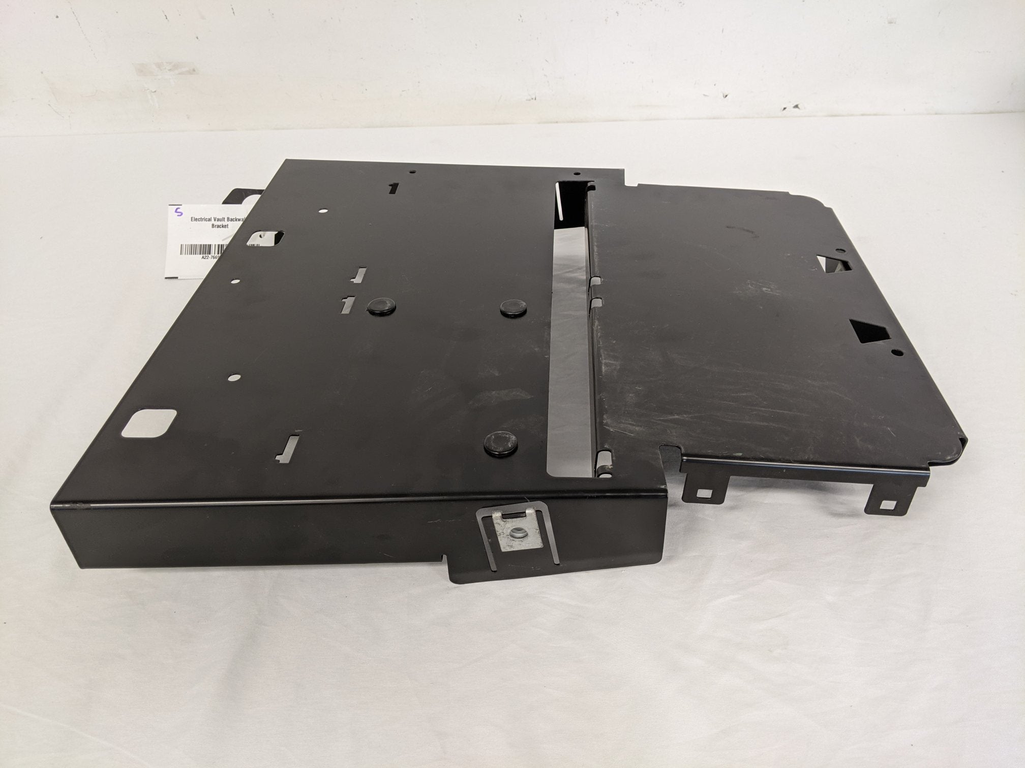 Used Freightliner Main Electrical Vault Backwall Bracket - P/N A22-76694-001 (8753578869052)