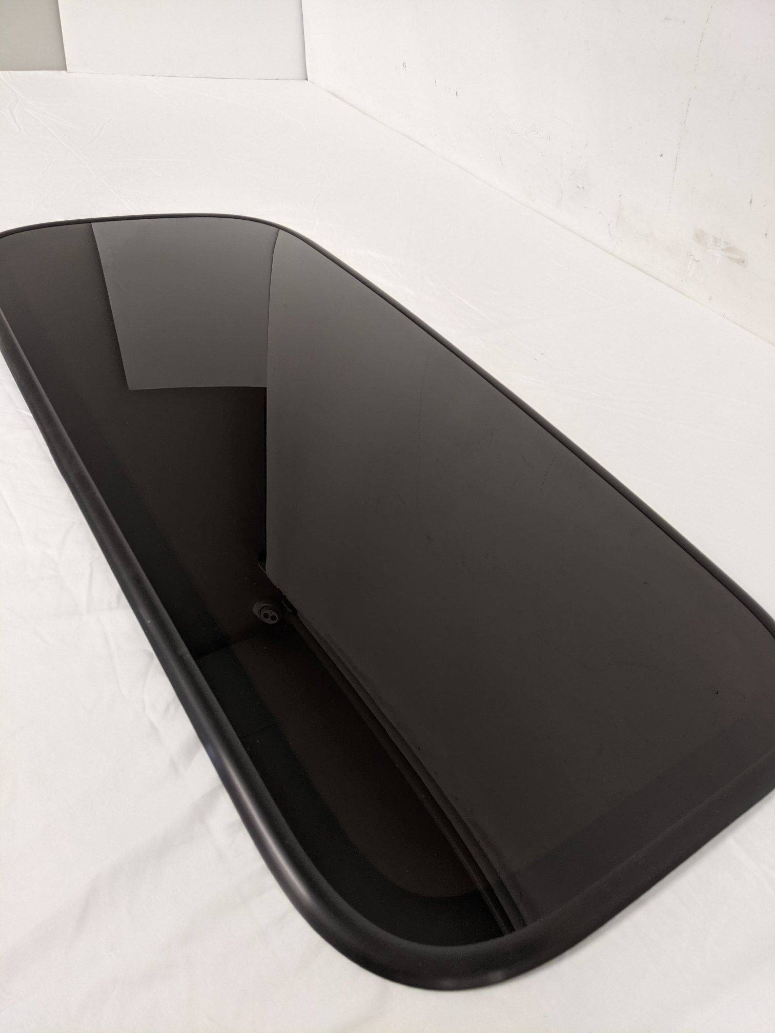 Freightliner Century Raised Roof Sleeper Skylight Window - P/N 18-30276-000 (8758511010108)