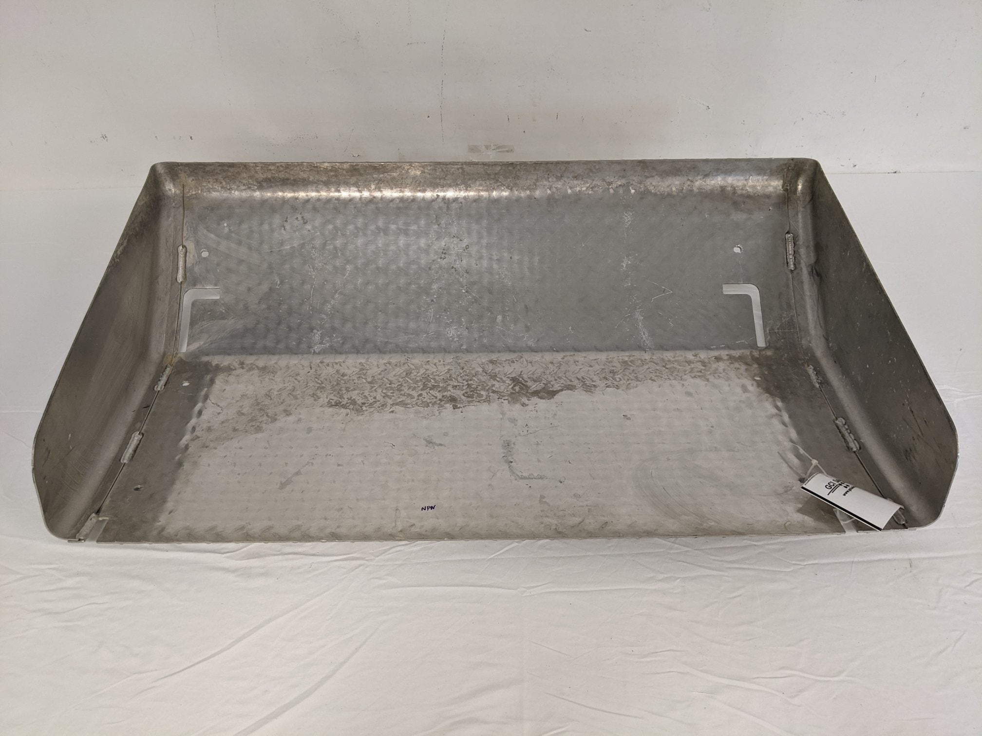 Used Freightliner 41.57" Polished Aluminum Battery Box Cover - P/N A06-75749-021 (9084647637308)