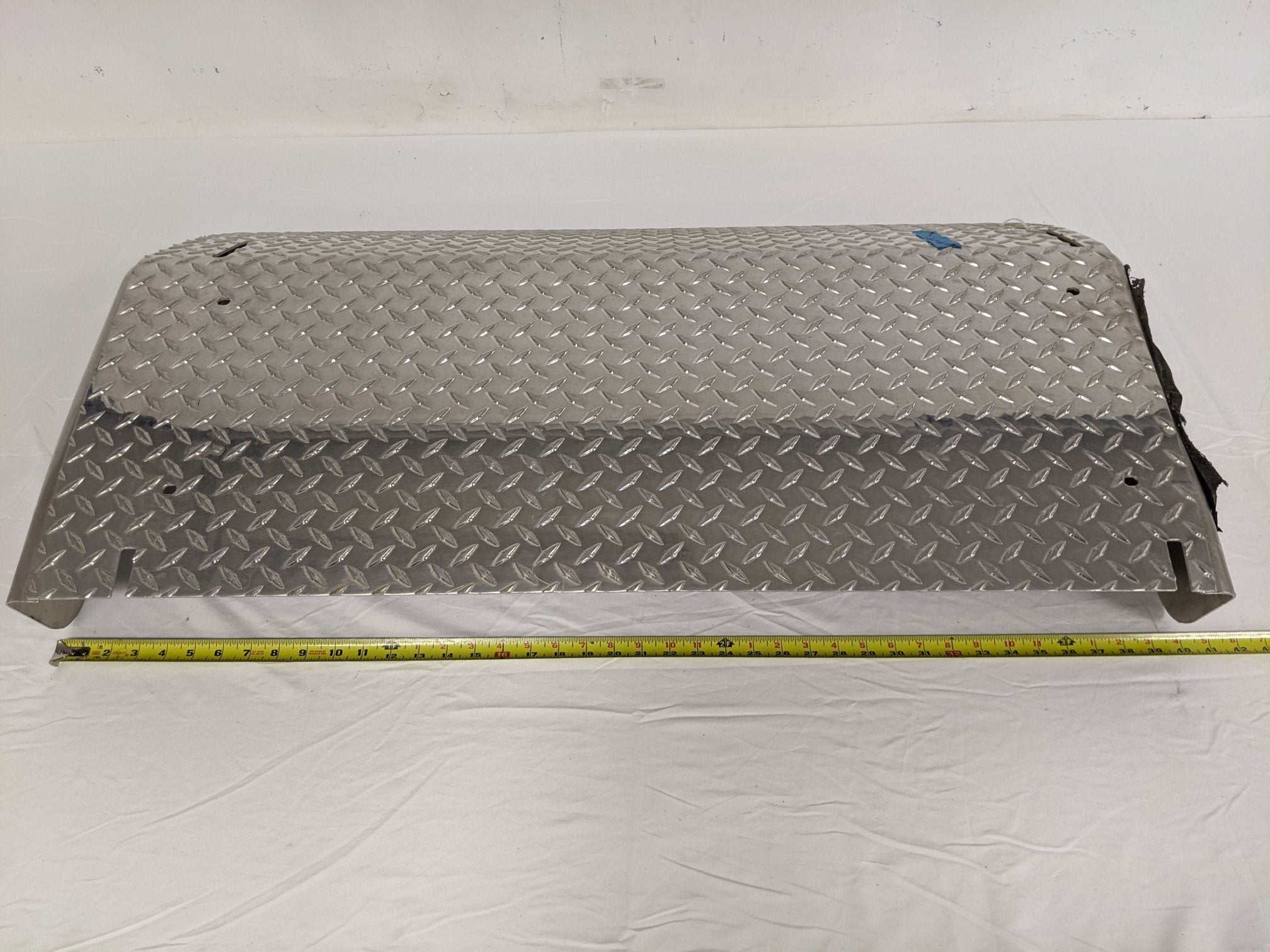 Used Freightliner 39.61" Plain ATD Battery Box Cover - P/N A06-75749-024 (9091226698044)