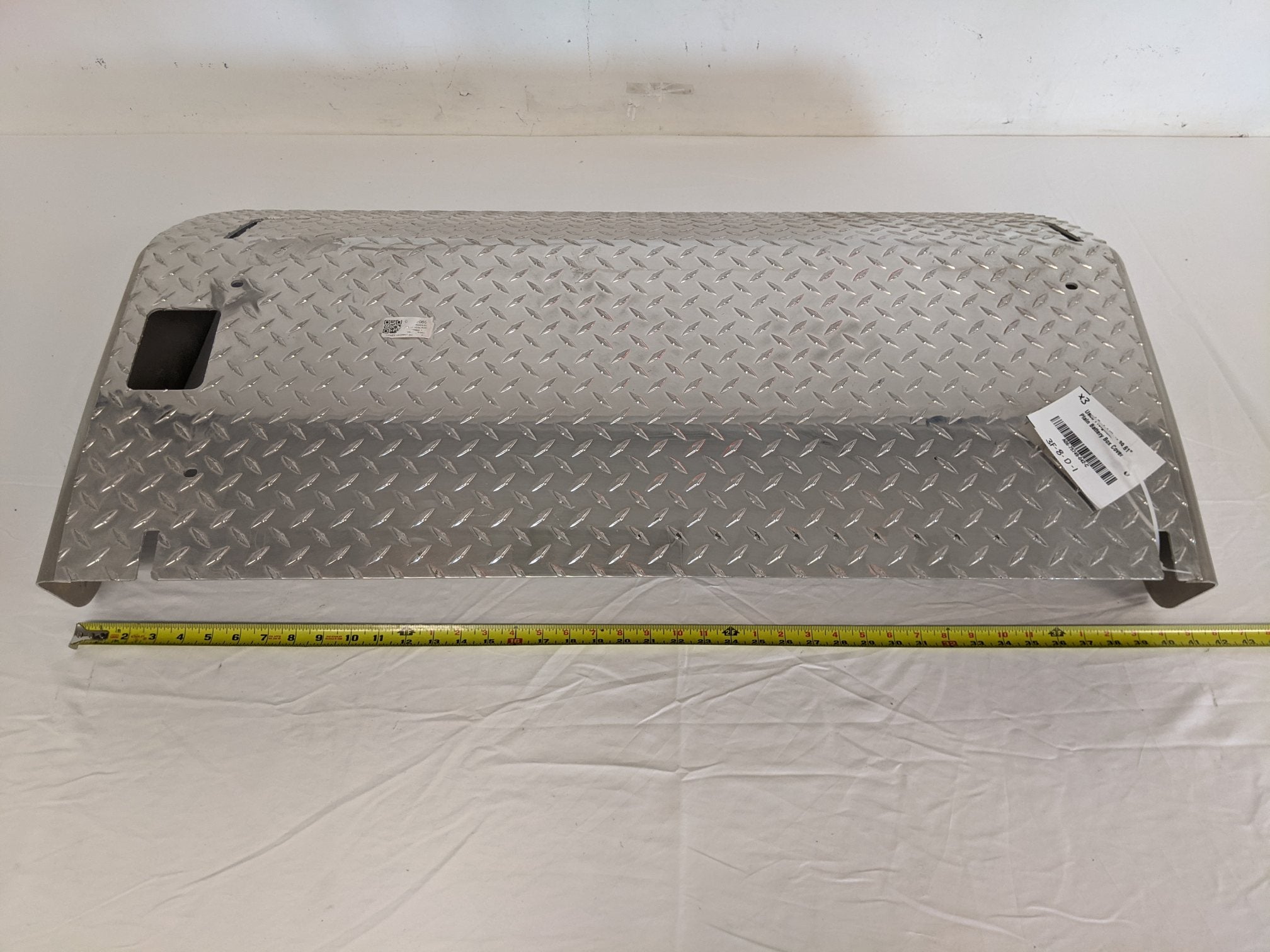 Used Freightliner 39.61" Plain ATD Battery Box Cover - P/N A06-75749-042 (9091221750076)