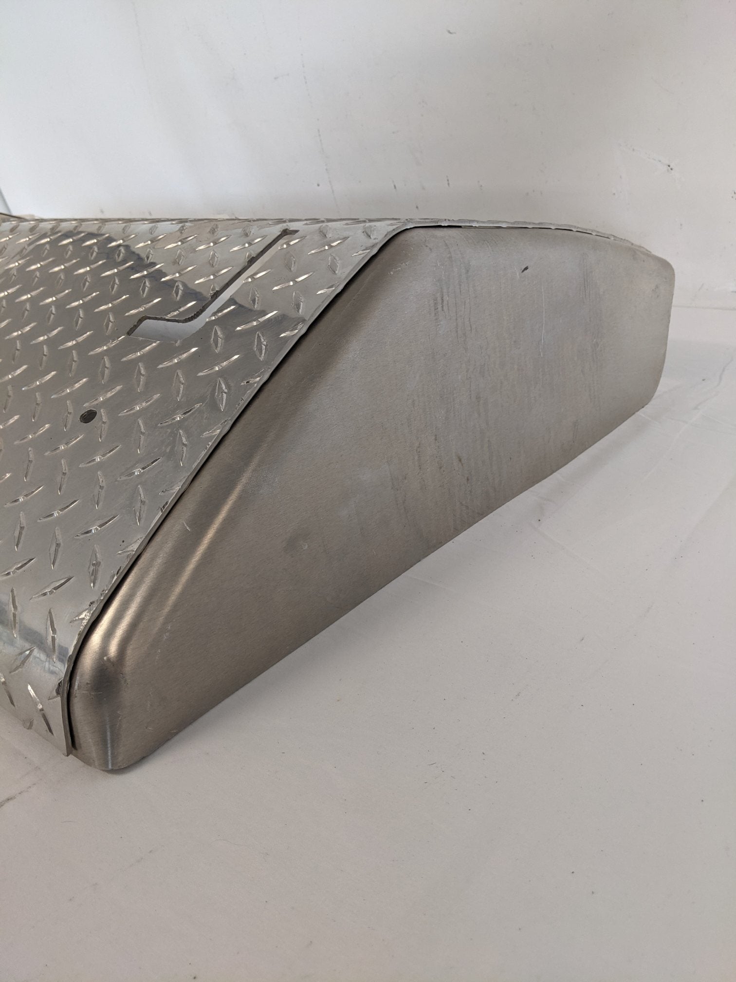 Used Freightliner 39.61" Plain ATD Battery Box Cover - P/N A06-75749-042 (9091221750076)