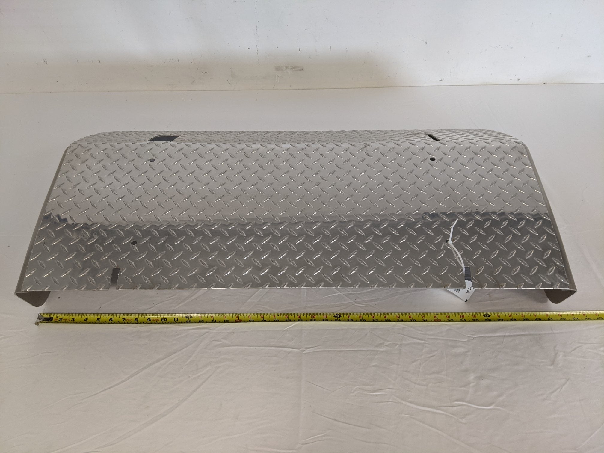 Freightliner 41.57" Plain Aluminum ATS Battery Box Cover - P/N A06-75749-046 (9091143369020)