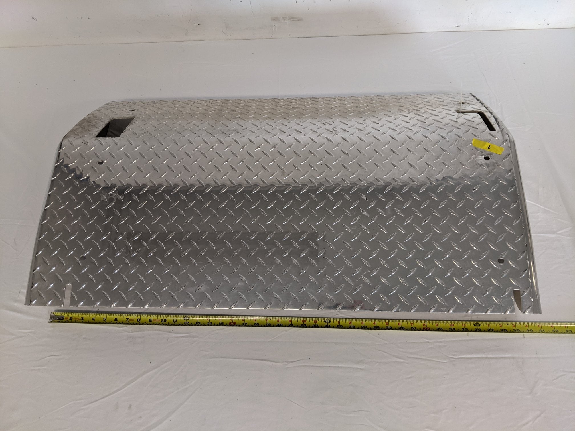 Used Freightliner 39.61 Inch ATS Polished Battery Box Cover - P/N A06-75749-031 (8758469361980)