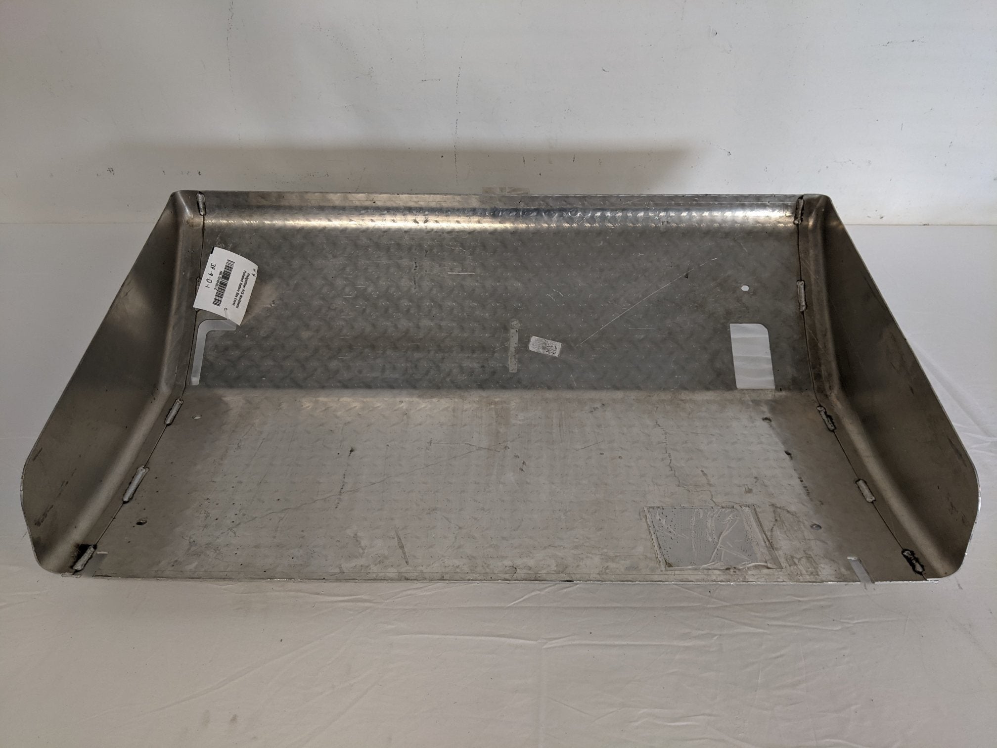 Used Freightliner 39.61 Inch ATS Polished Battery Box Cover - P/N A06-75749-031 (8758469361980)