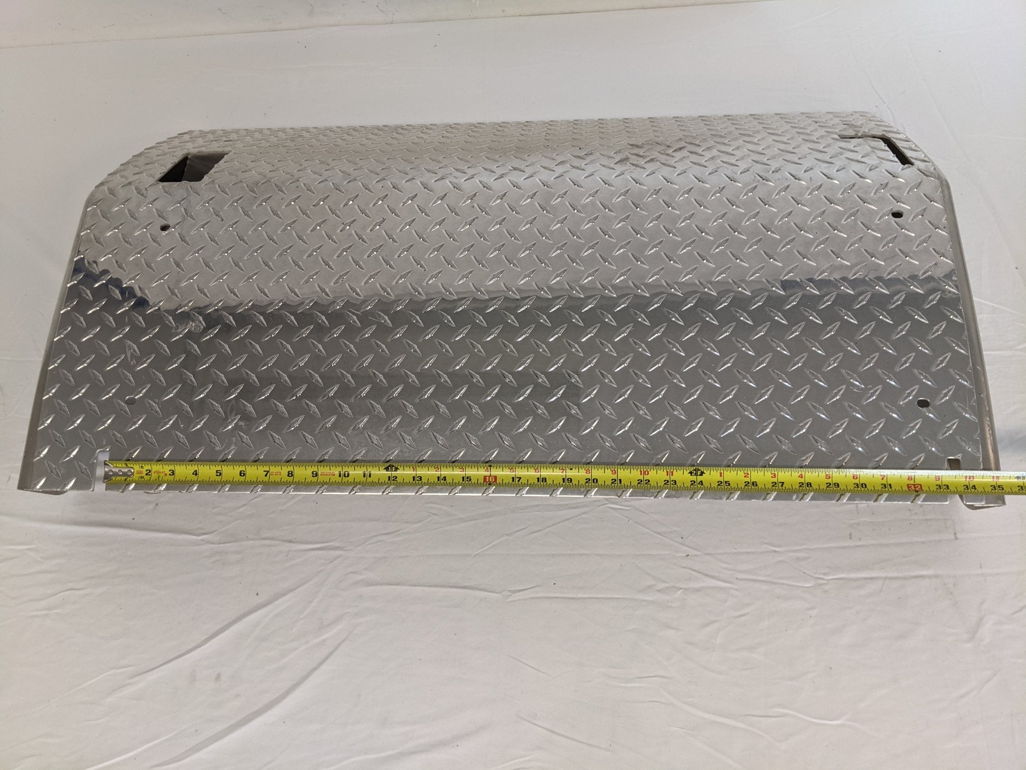 Freightliner 39.61 Inch ATD Plain Aluminum Battery Box Cover - P/N A06-75749-030 (8212812726588)