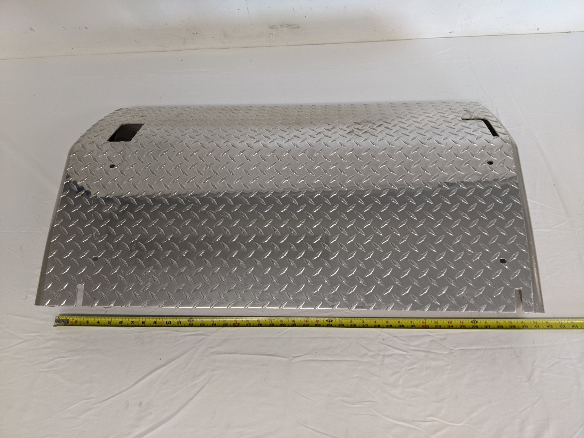 Freightliner 39.61 Inch ATD Plain Aluminum Battery Box Cover - P/N A06-75749-030 (8212812726588)