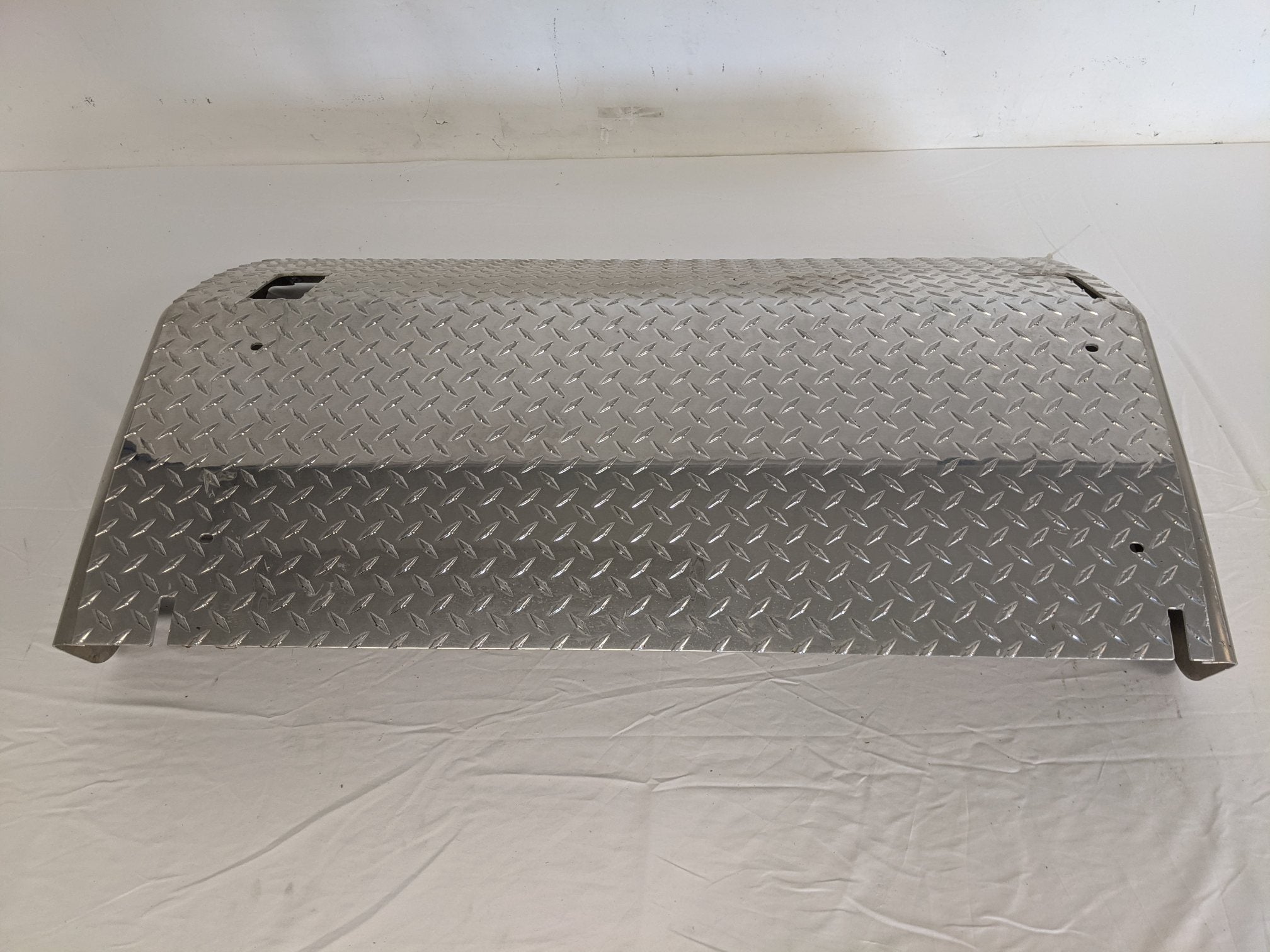 Freightliner 39.61 Inch ATD Plain Aluminum Battery Box Cover - P/N A06-75749-030 (8212812726588)