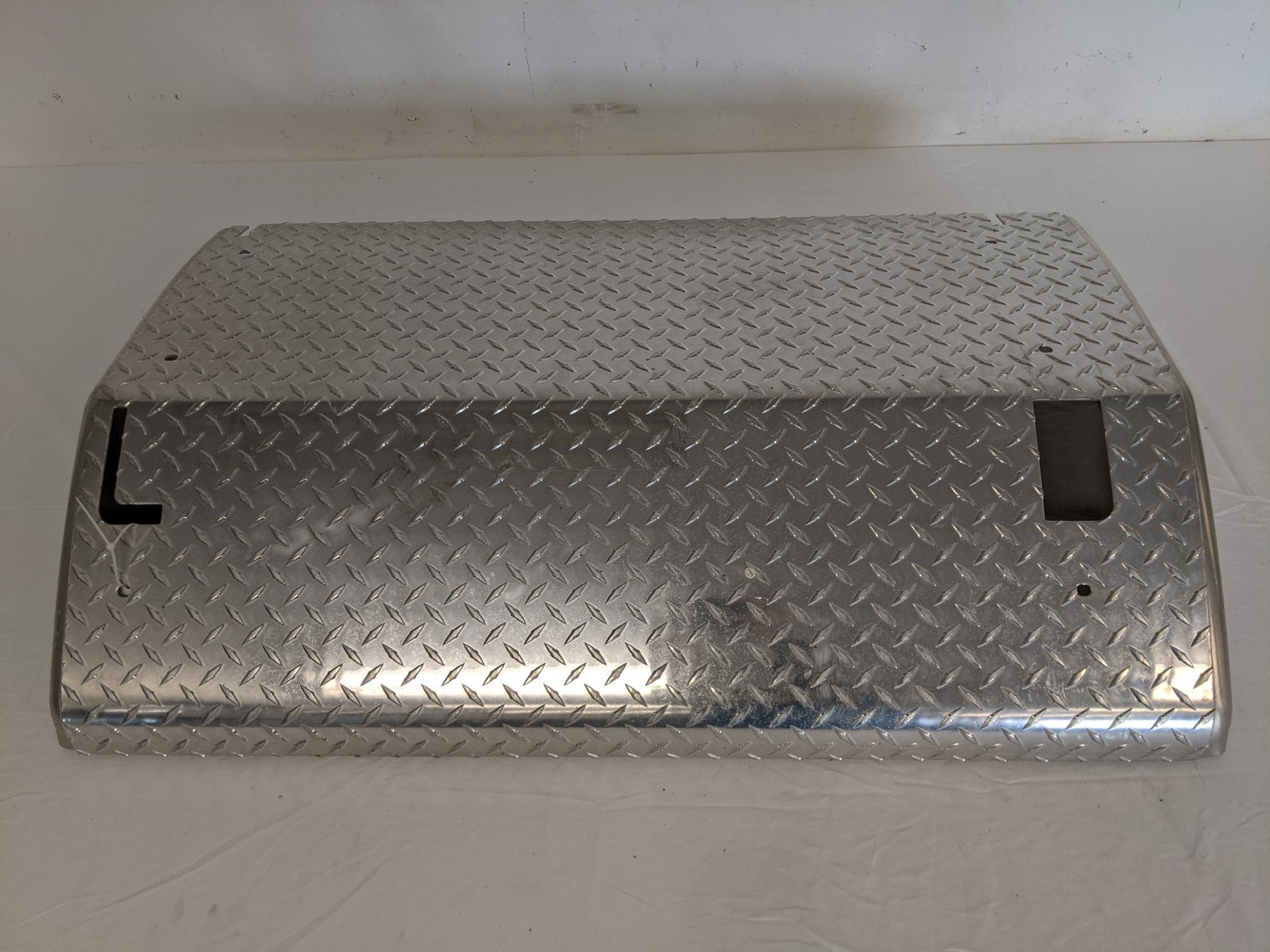 Freightliner 39.61 Inch ATD Plain Aluminum Battery Box Cover - P/N A06-75749-030 (8212812726588)