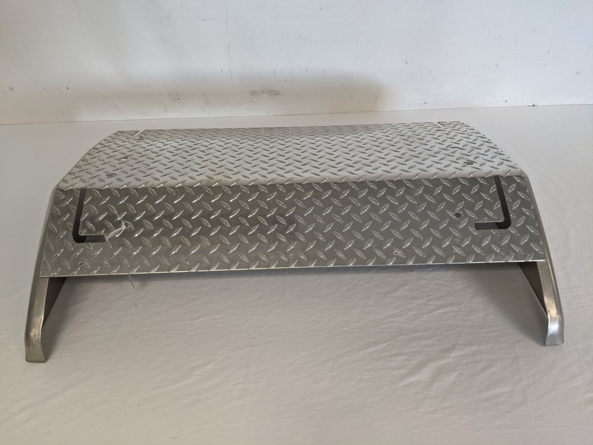 Used Freightliner 35.63" Plain Aluminum Battery Box Cover - P/N A66-05875-000 (9100800622908)