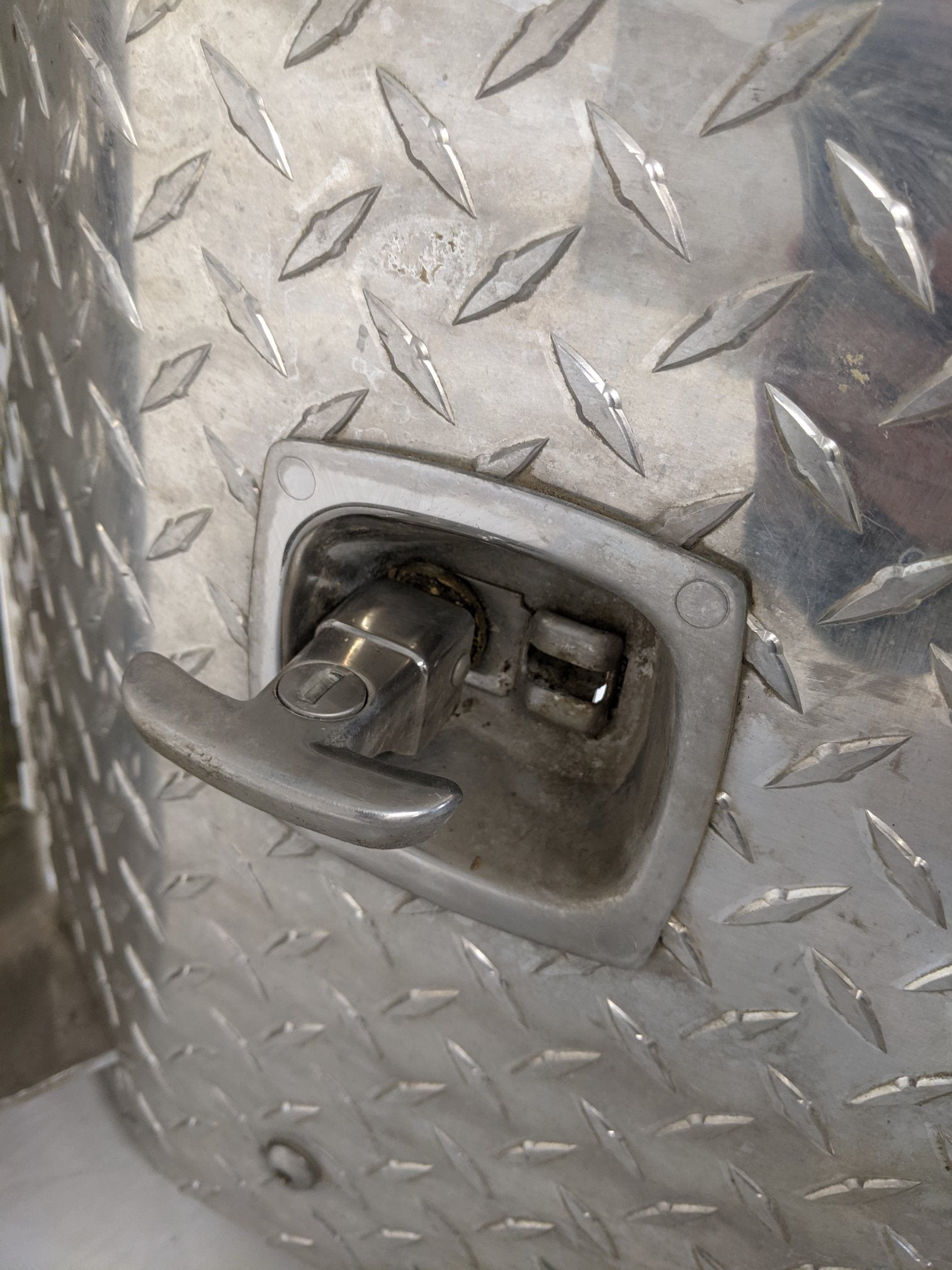 Used Freightliner 19.92" 2 Tread Aluminum Battery Box Cover - P/N A06-88242-016 (9094877413692)