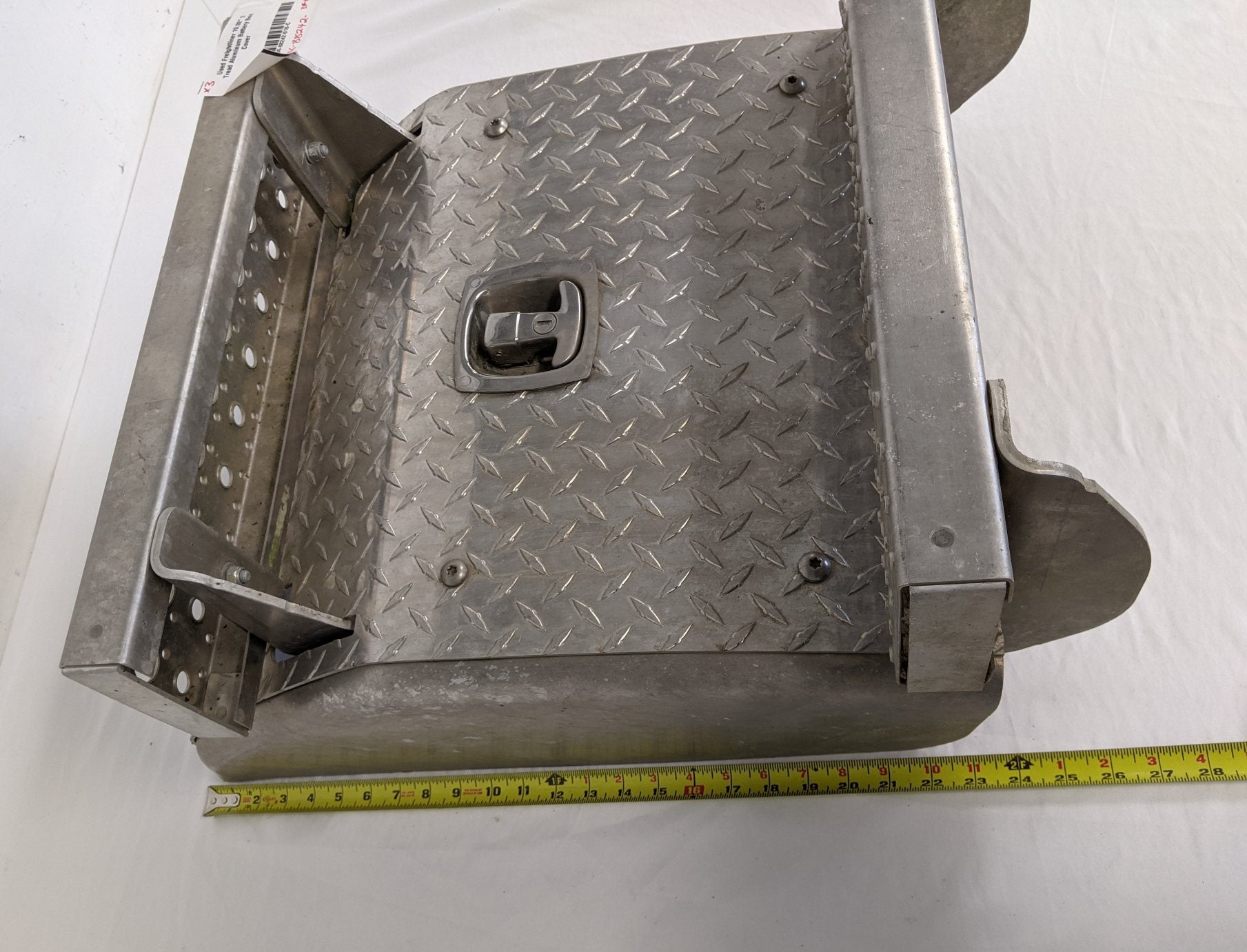 Used Freightliner 19.92" 2 Tread Aluminum Battery Box Cover - P/N A06-88242-016 (9094877413692)