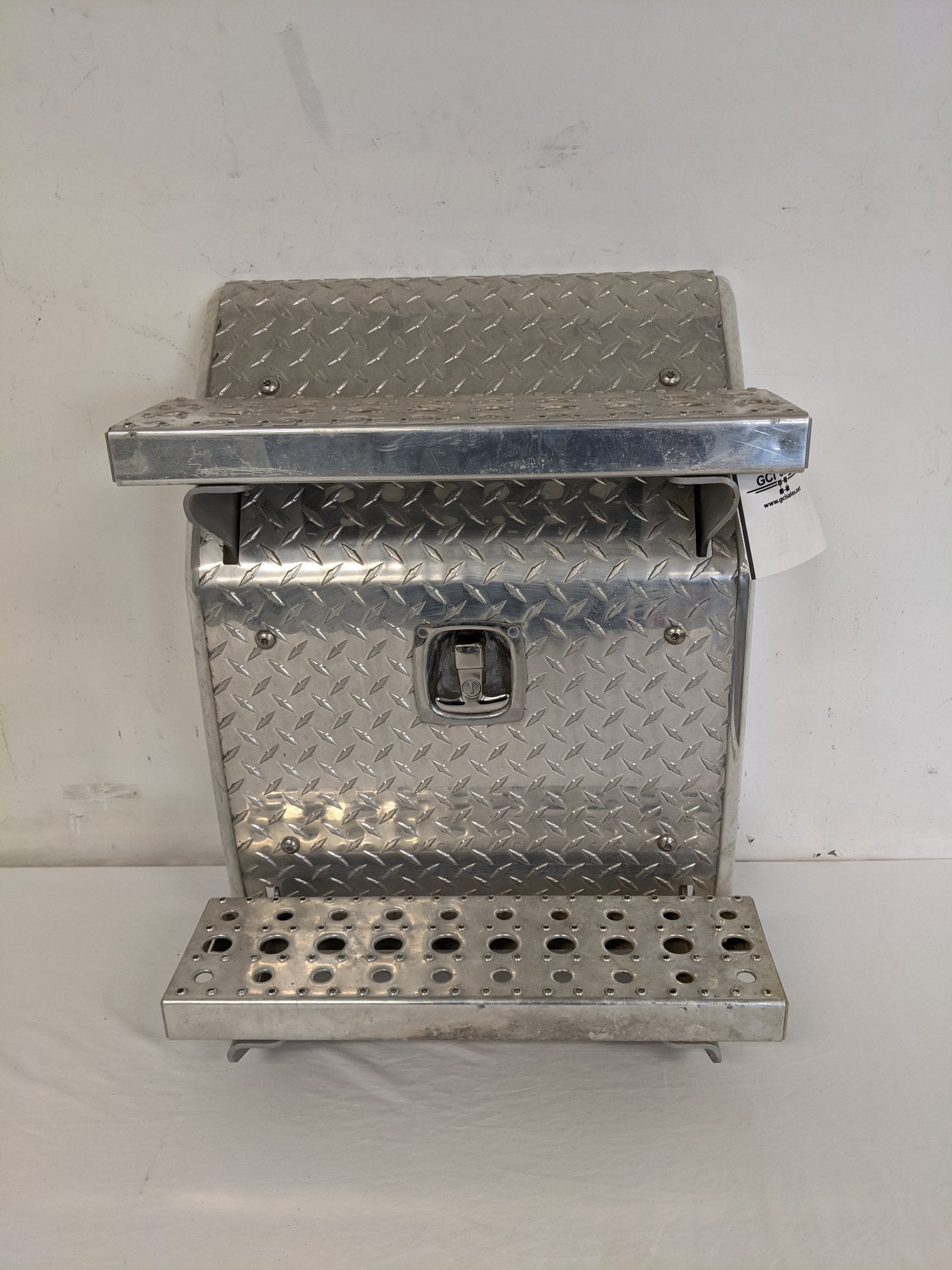 Used Freightliner 20.47" Polished Aluminum Battery Box Cover - P/N A06-88242-017 (9094878560572)