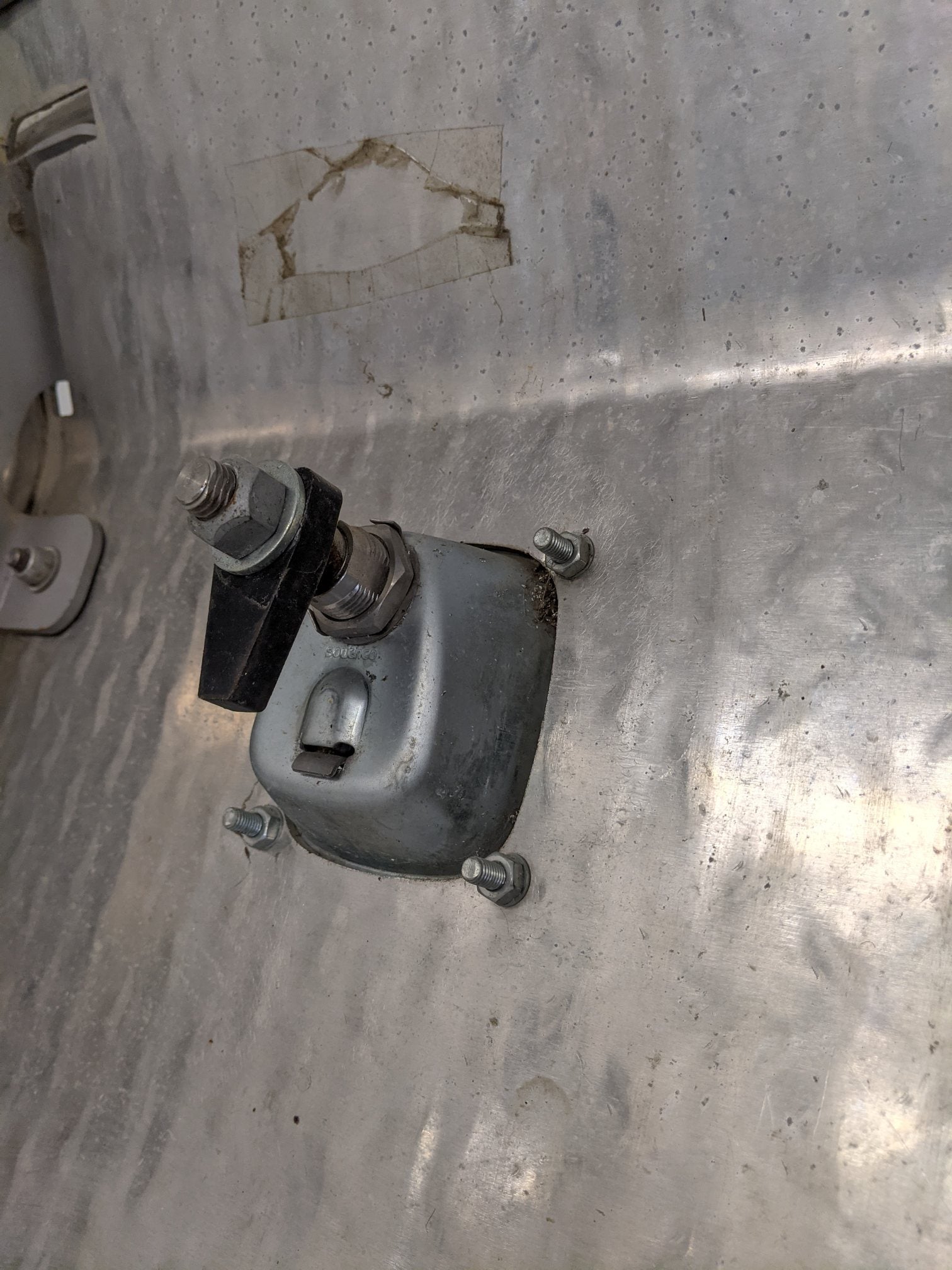 Used Freightliner 20.47" Polished Aluminum Battery Box Cover - P/N A06-88242-017 (9094878560572)