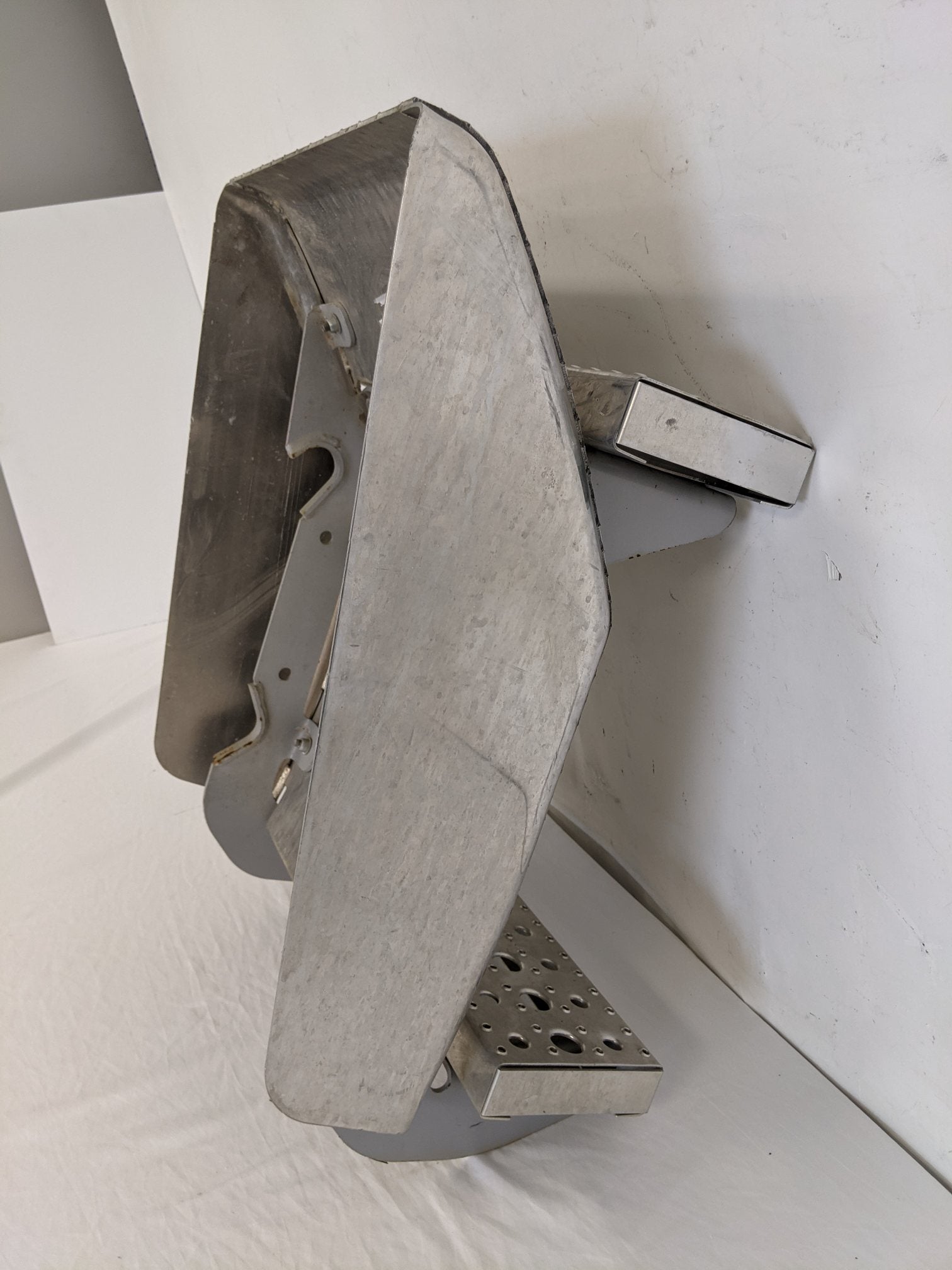 Used Freightliner 20.47" Polished Aluminum Battery Box Cover - P/N A06-88242-017 (9094878560572)