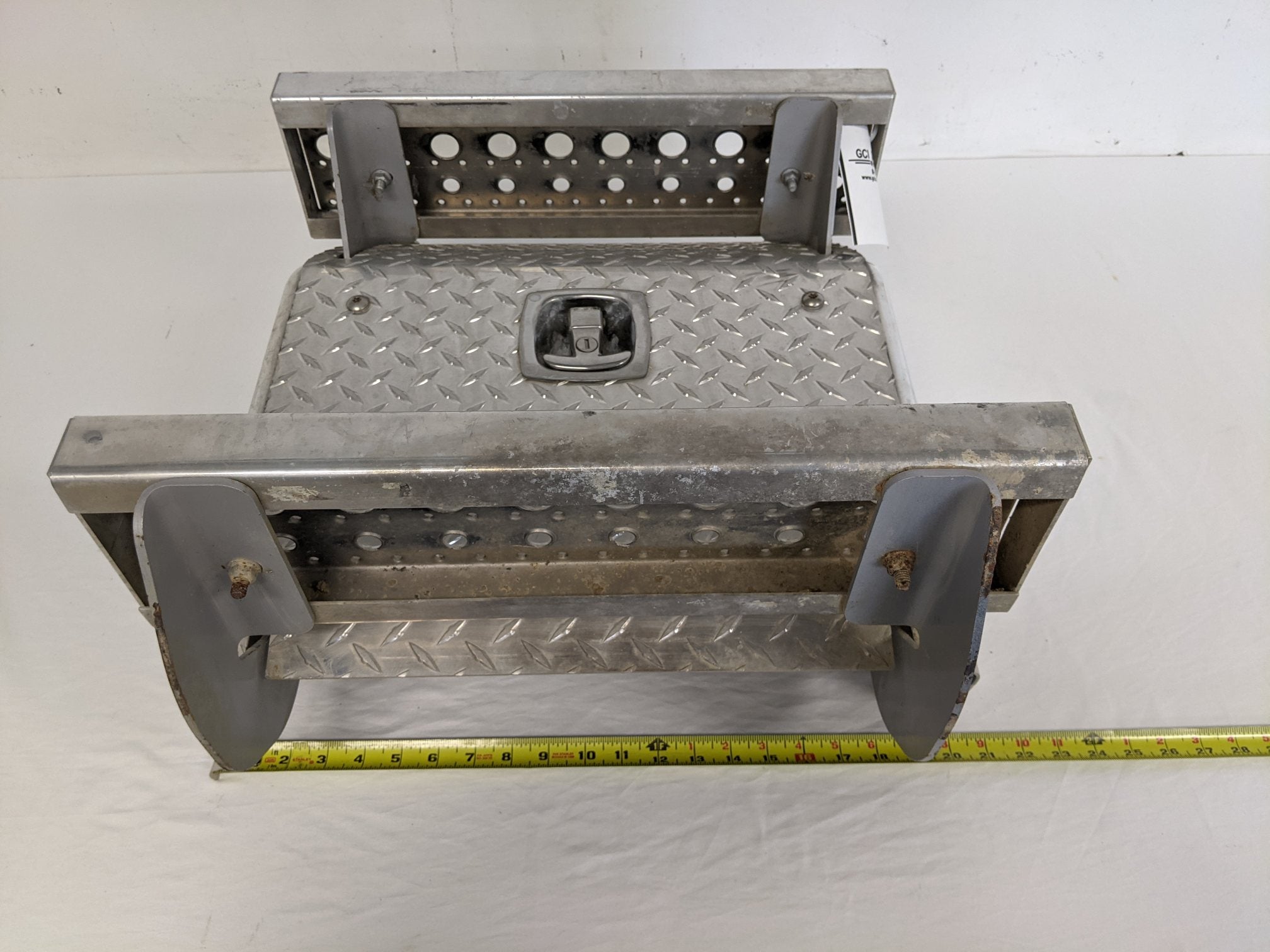 Used Freightliner 20.47" Polished Aluminum Battery Box Cover - P/N A06-88242-017 (9094878560572)