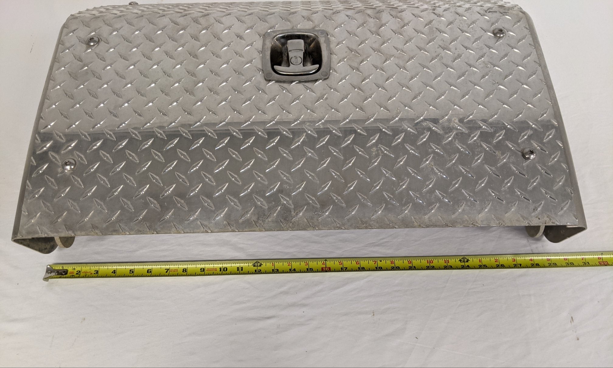 Freightliner No Step 29 ½" Dia. Plate Locking Tool Box Cover - P/N A06-75749-014 (9100796756284)