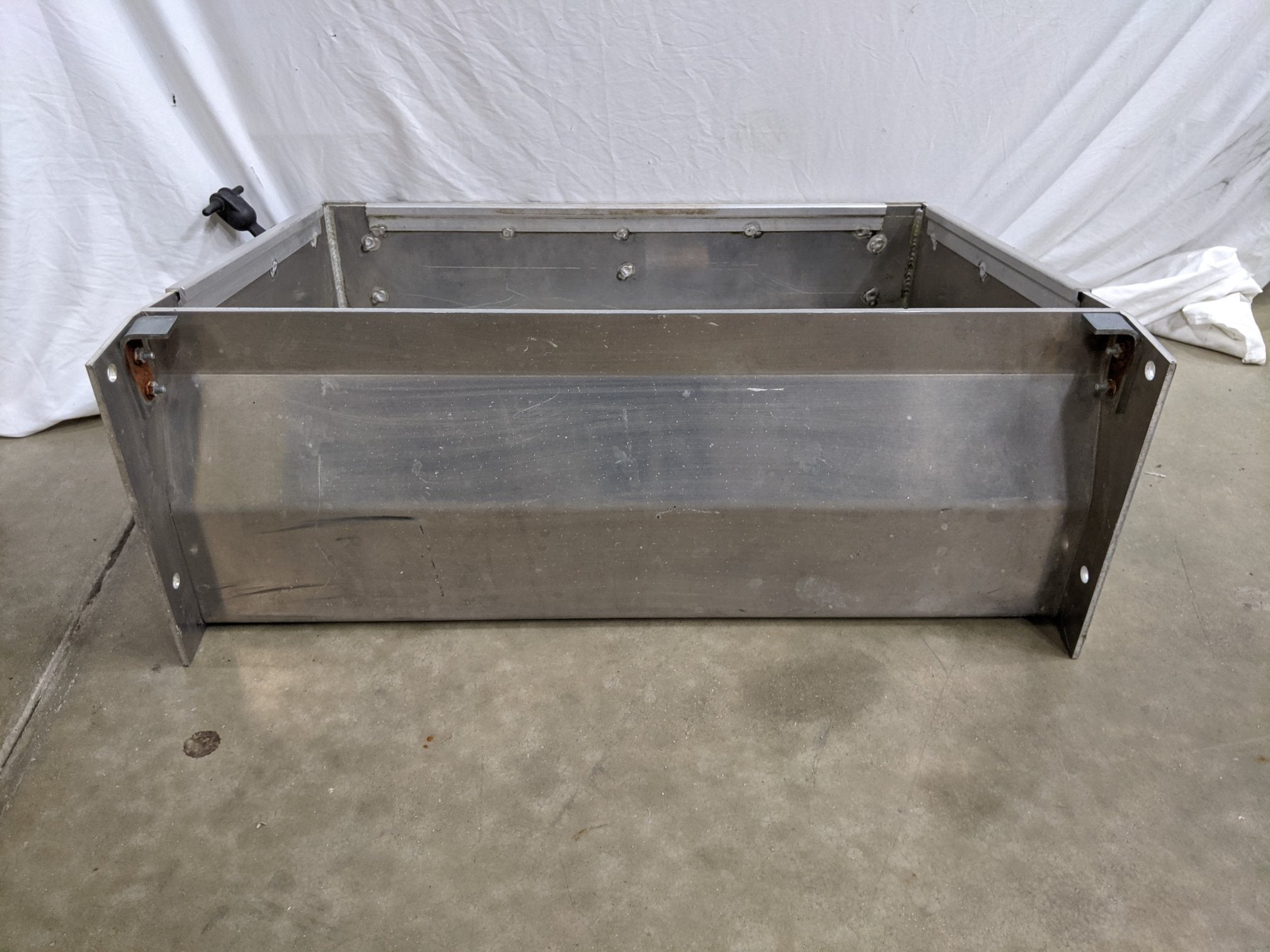 Freightliner 31" Tool Box Bottom w/o Step - P/N  A06-18172-000 (9097374335292)
