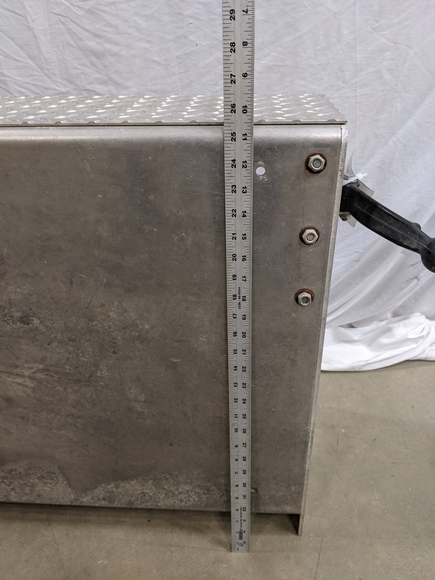 Used Freightliner 31" Tool Box Bottom w/o Step - P/N  A06-18172-000 (9097373614396)