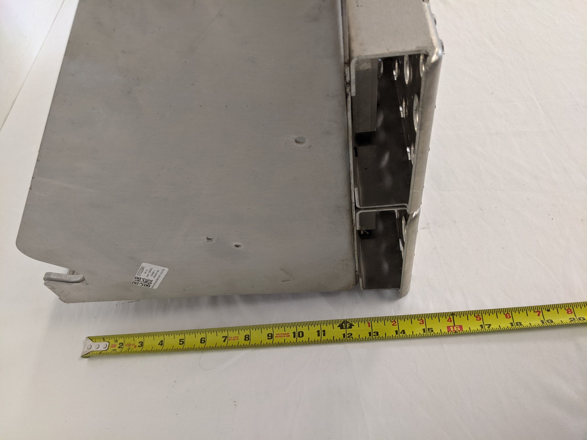 Freightliner Plain w/ Tread Back Of Cab 4 Battery Box Cover - P/N A06-95141-004 (9097363783996)