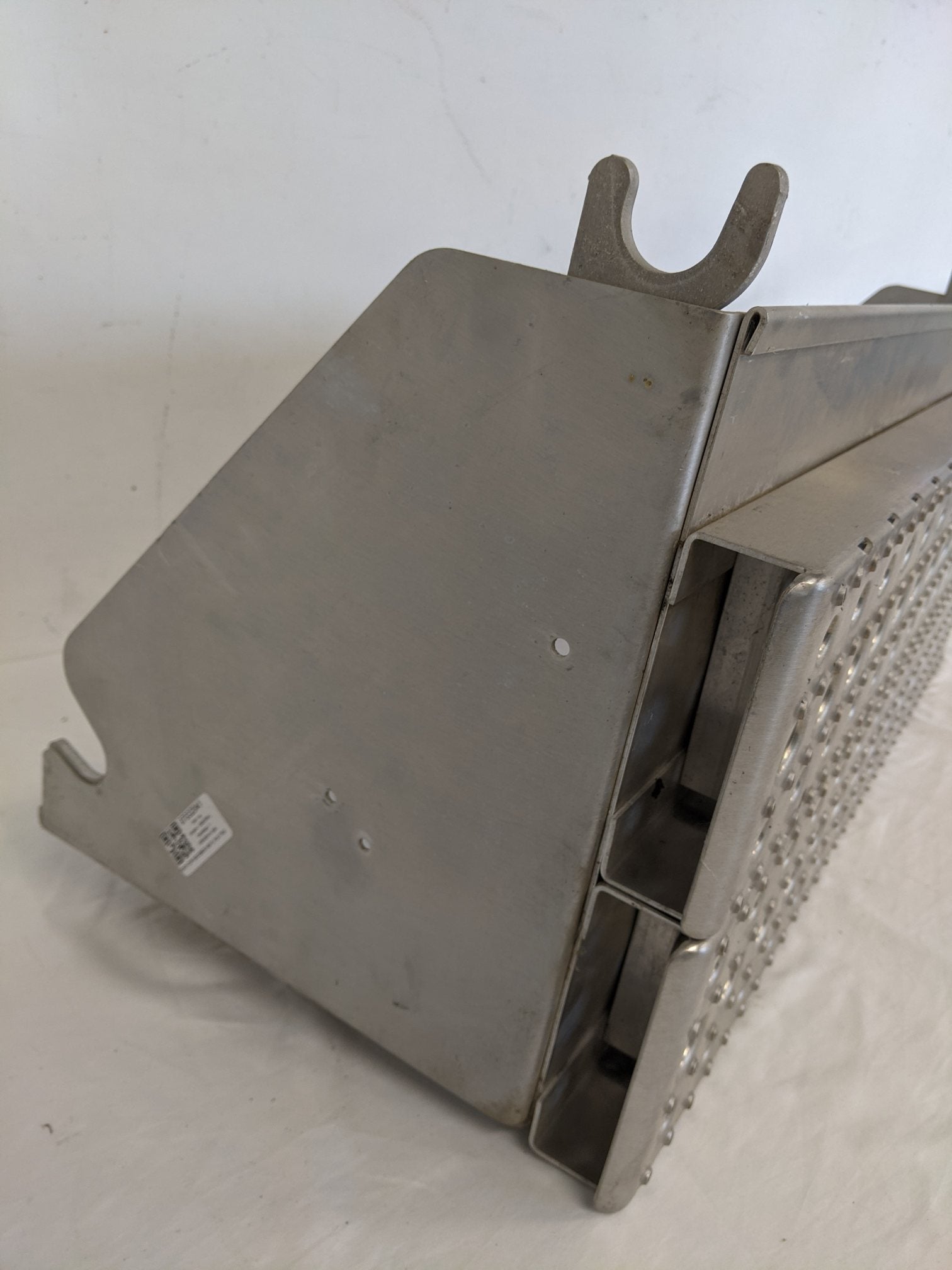 Freightliner Plain w/ Tread Back Of Cab 4 Battery Box Cover - P/N A06-95141-004 (9097363783996)