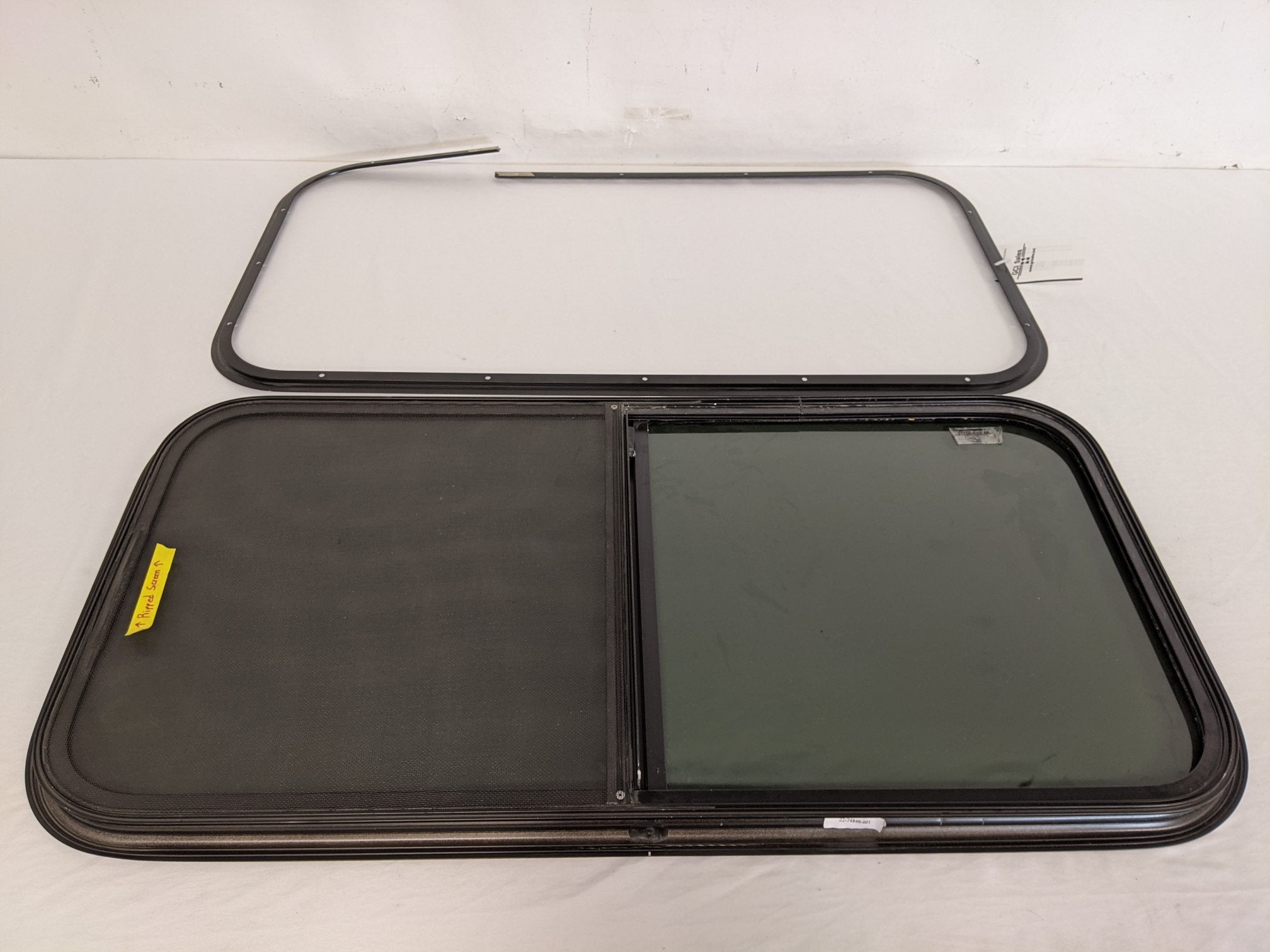 Damaged Freightliner Rear Sleeper Window Assembly - P/N 22-68610-000 (9099605115196)