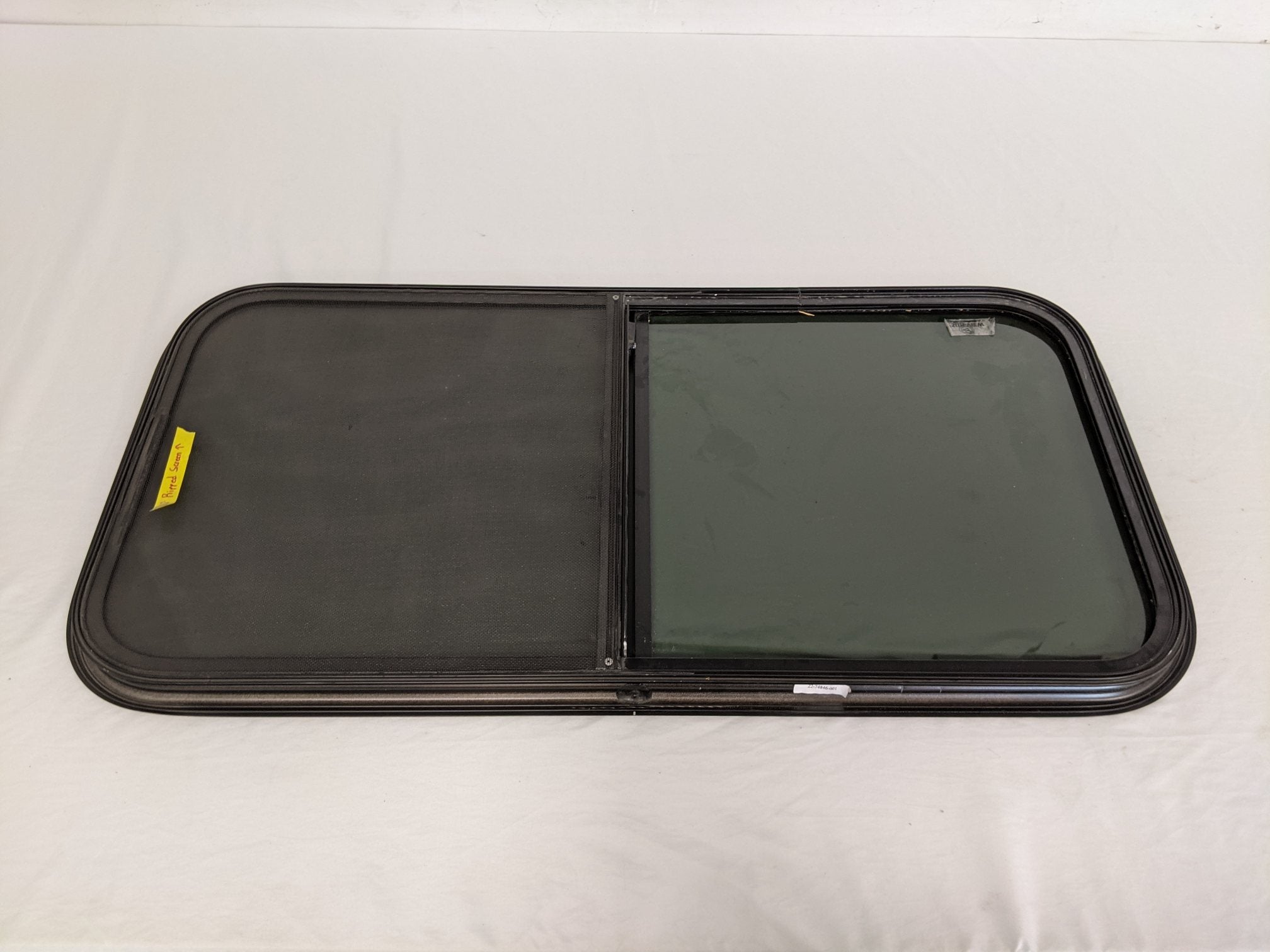 Damaged Freightliner Rear Sleeper Window Assembly - P/N 22-68610-000 (9099605115196)