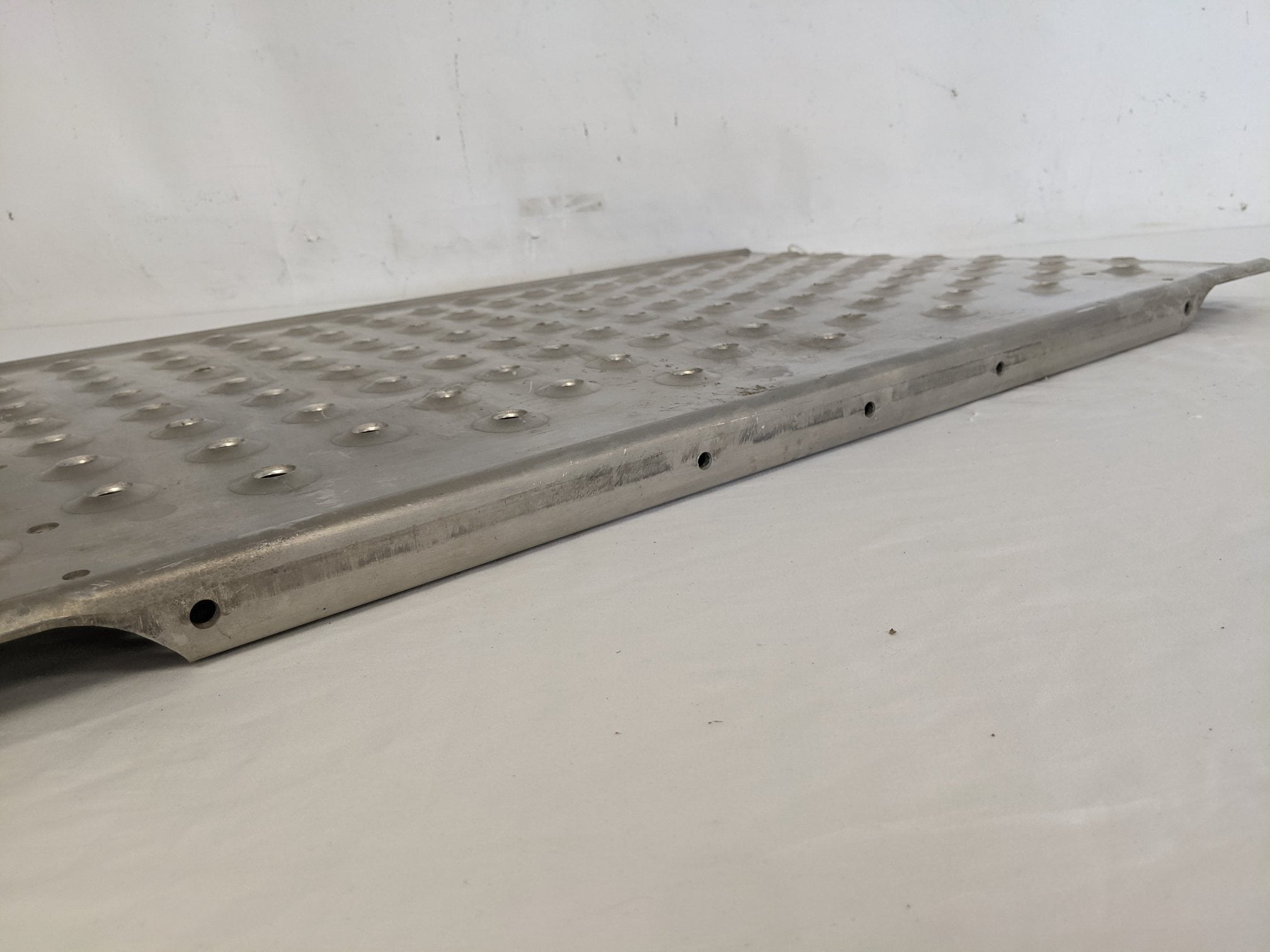 Used Freightliner 33 ½" x 20 ⅝" Fixed Tread Deck Plate - A22-69379-001 (9105552671036)