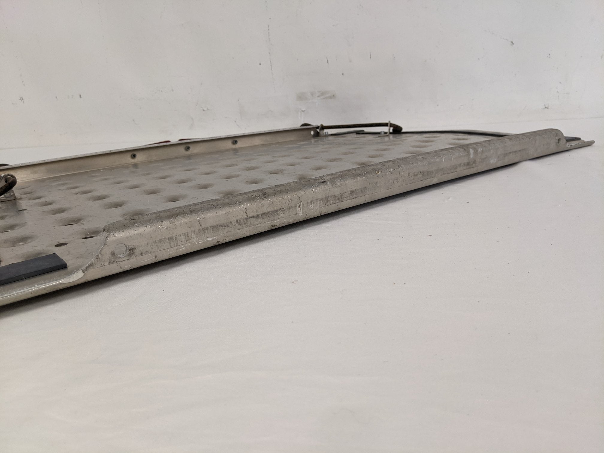 Used Freightliner 33" x 20 ¾" Recess Tread Deck Plate  - P/N A22-69107-003 (9106427937084)