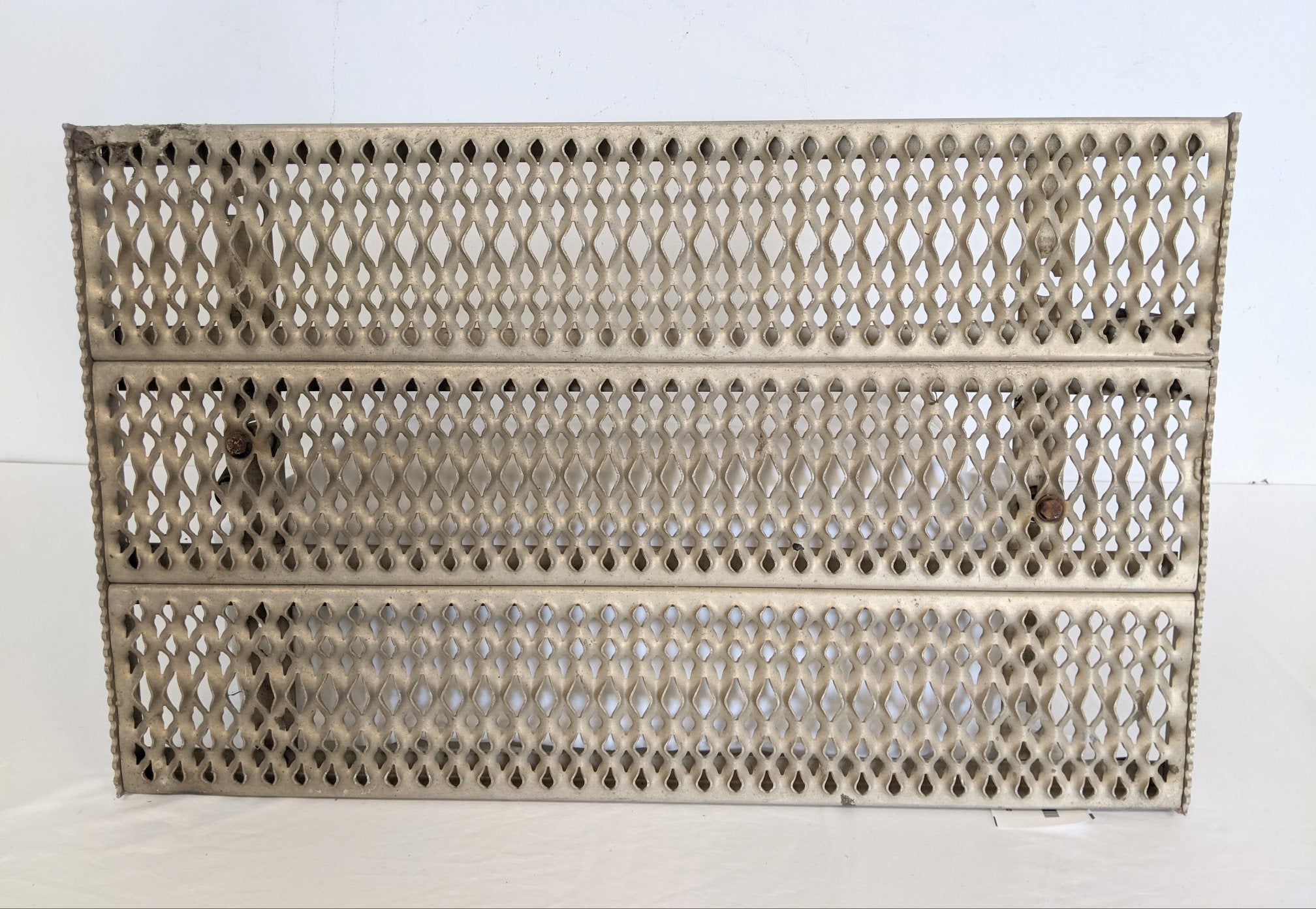 Damaged 34" x 21" Deck Plate Assembly - P/N 01-50900-1068 (9106870337852)