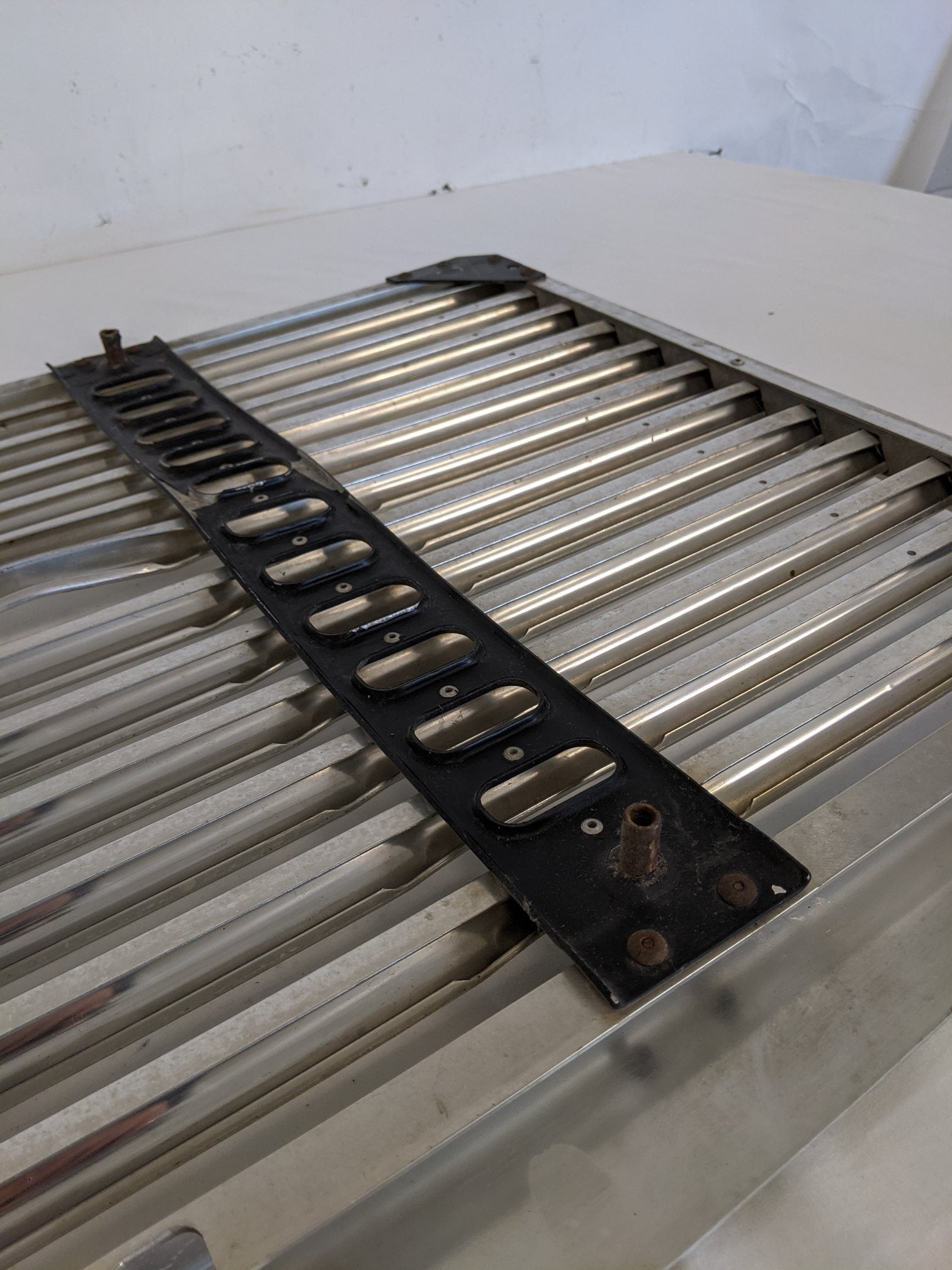 Used Freightliner Century Class Alum. Grille w/o Bug Screen P/N: A17-12641-000 (3939745071190)